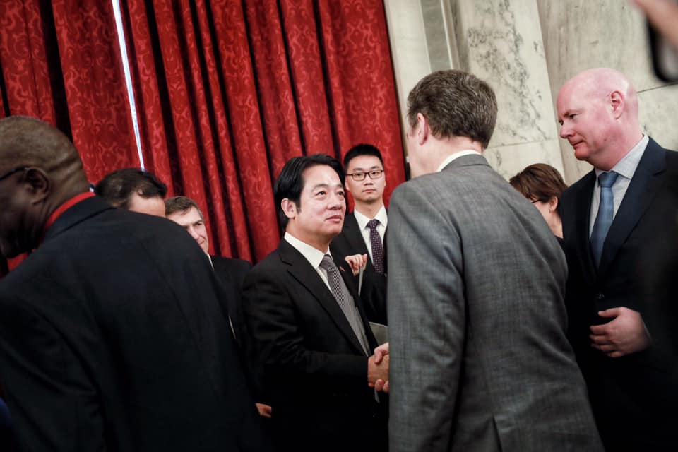 準副總統賴清德訪美進入白宮國安會，與高層會談70分鐘，被視為台美關係大躍進。圖為國際宗教自由圓桌會議（翻攝自賴清德臉書）