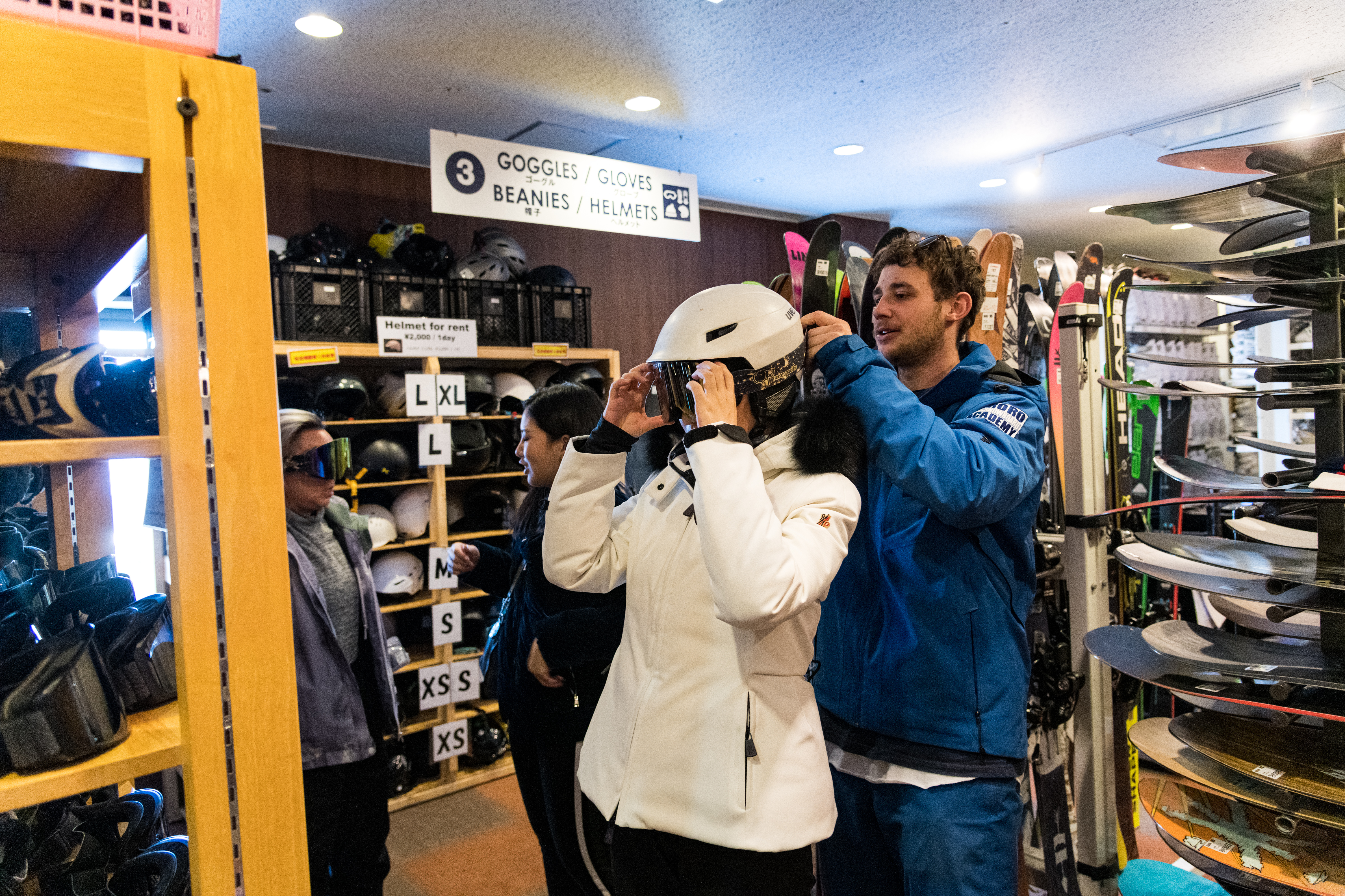 沒有滑雪裝備也沒關係，這裡雪具、雪衣、護具一應俱全。