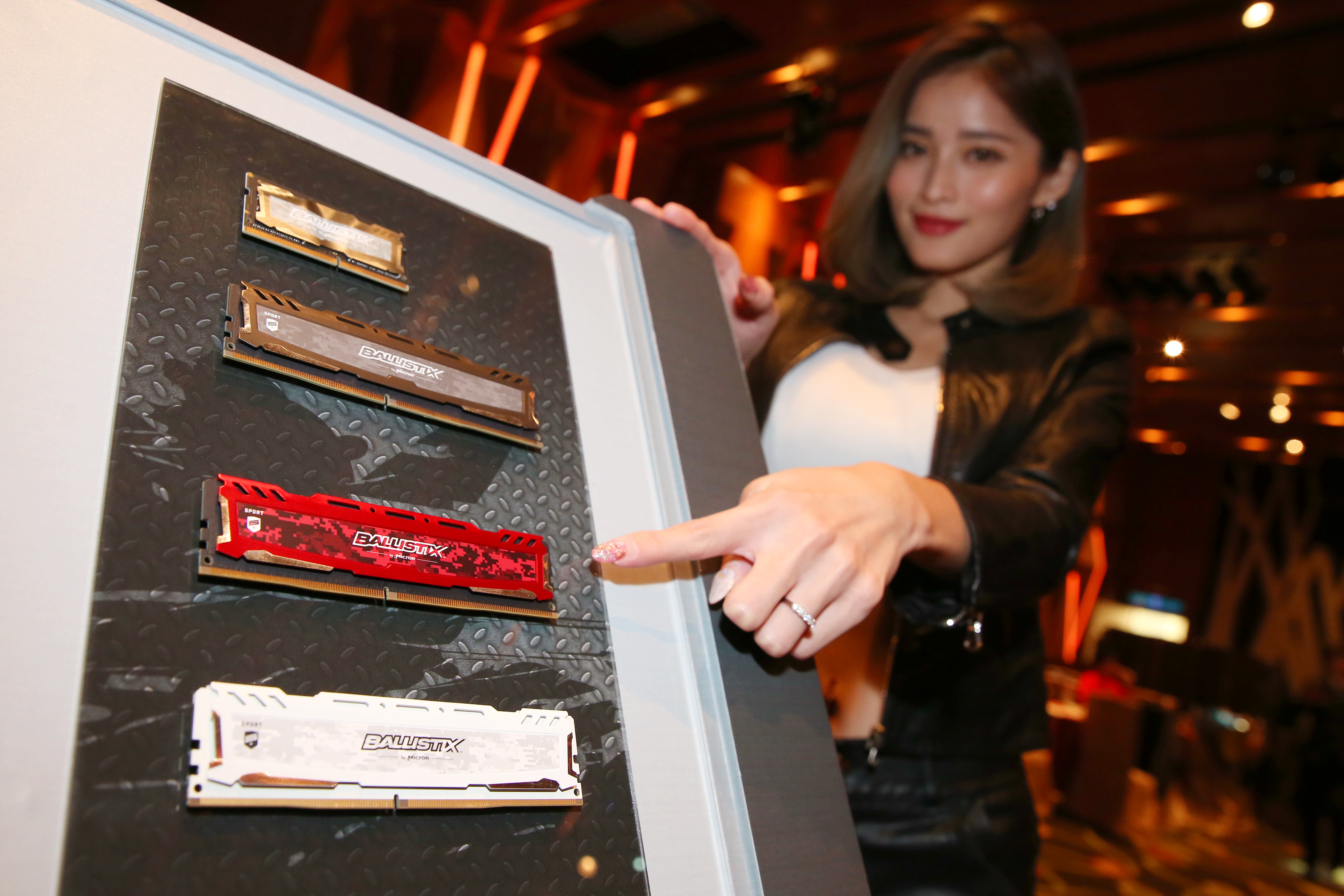 看好記憶體合約報價觸底回升，及蘋果新機陸續登場，楊啟宏研判科技通膨將進入一波大循環。