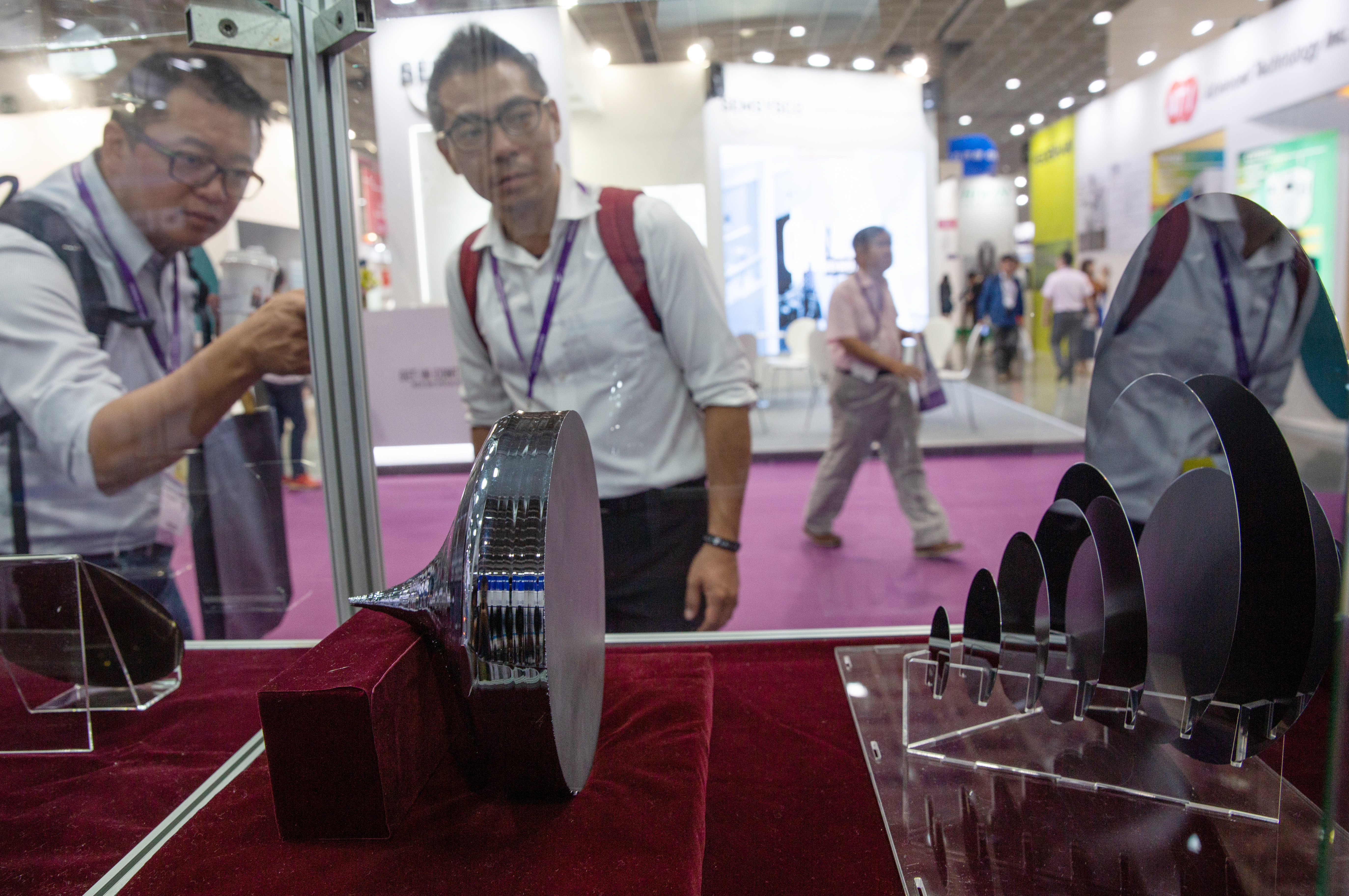 受到中美貿易戰提高出口關稅衝擊，記憶體、矽晶圓廠商曾積極搶貨。