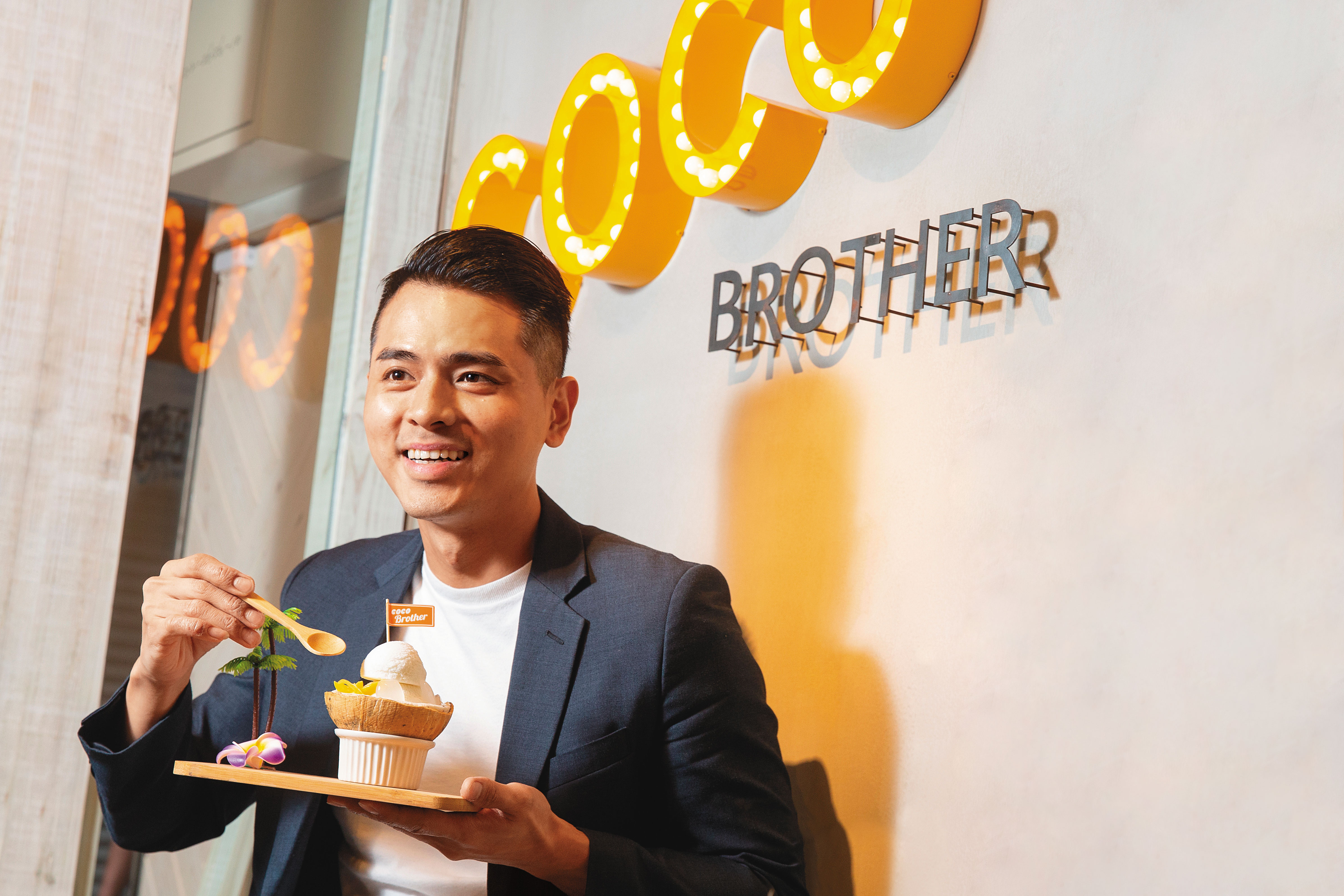 許博勳以泰國當地小吃椰子冰淇淋起家，在台北擁有4家泰式餐廳。（椰子冰淇淋，130元／份）