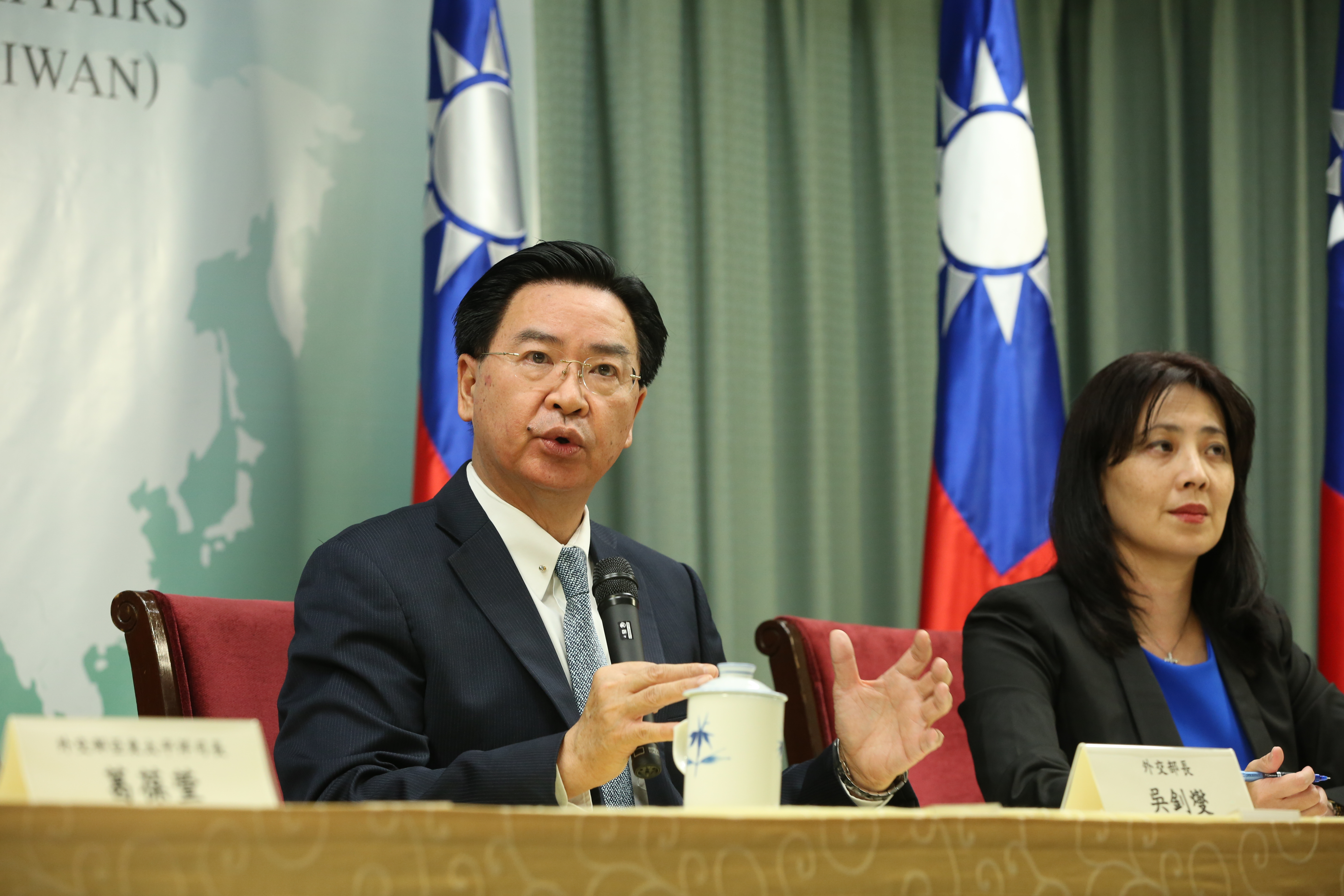 WHO將台灣稱呼為「台北及周圍地區」，對此，外交部長吳釗燮則在外交部推特上反嗆WHO「你有什麼毛病？」。（本刊資料照）