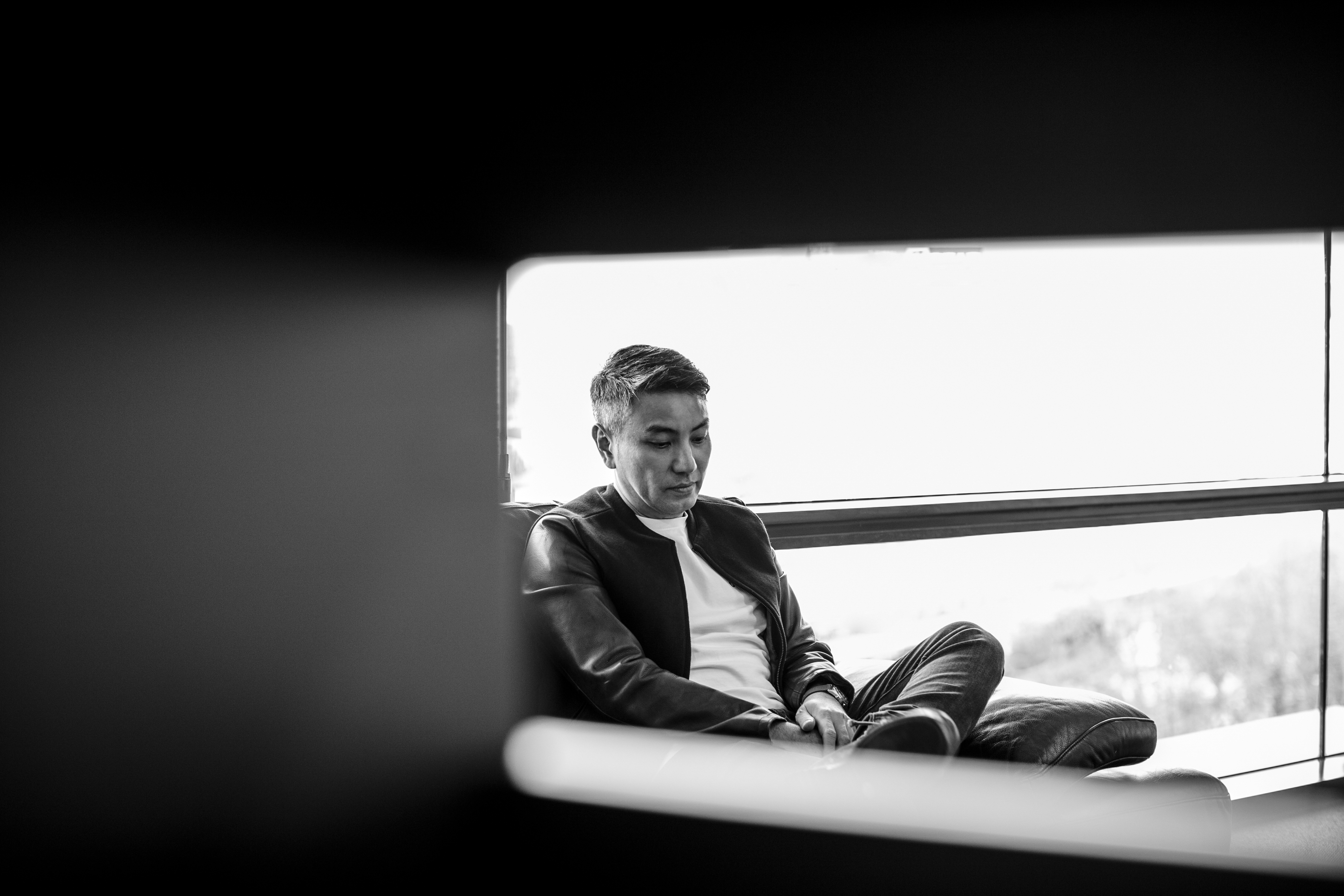 「做節目是這樣的，收視率不好，管理員都可以教你做節目。」也因此，詹仁雄的身段很軟。