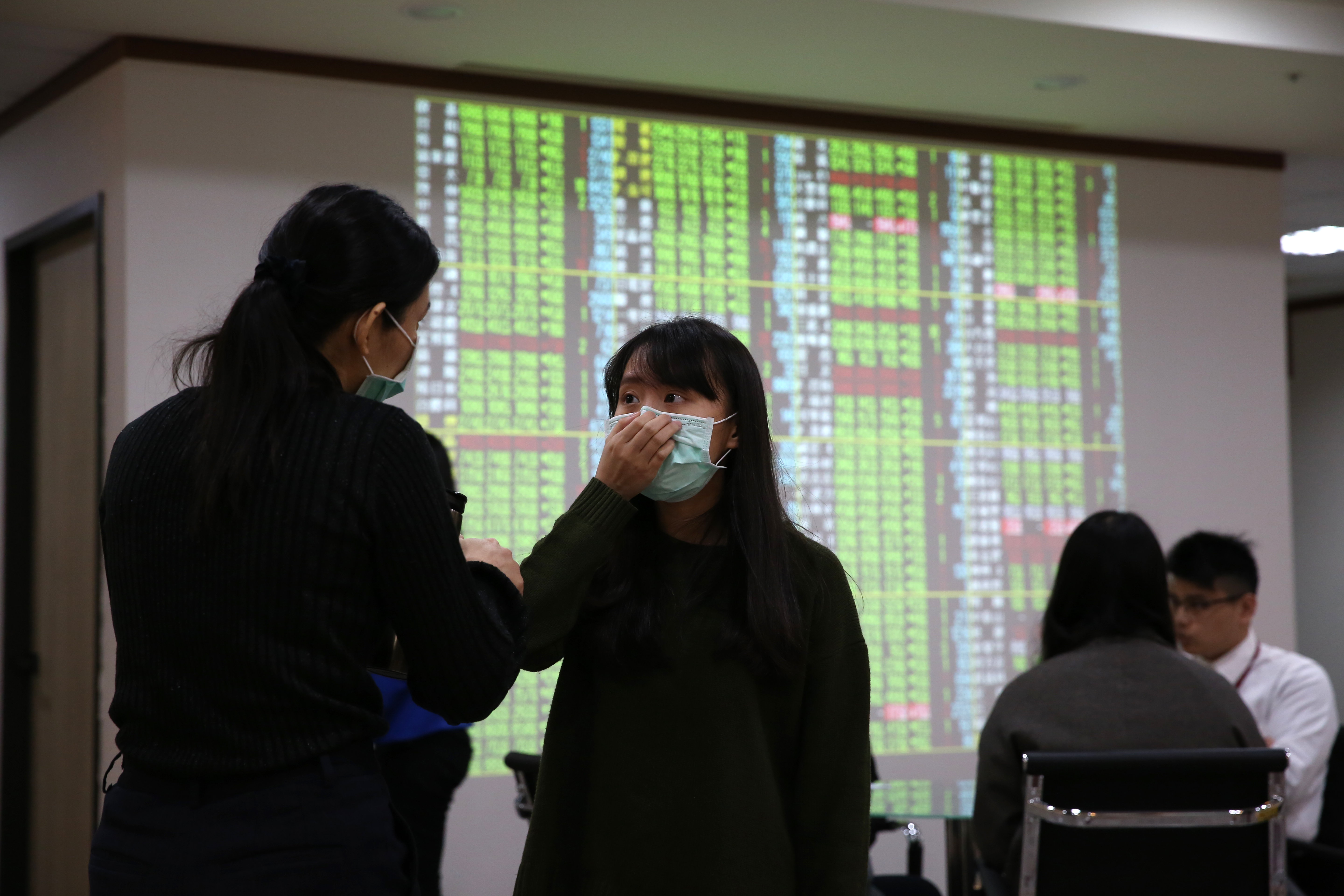 武漢肺炎疫情讓全球股市陷入震盪，許多投資人開始留意中長期穩定配息的投資標的。