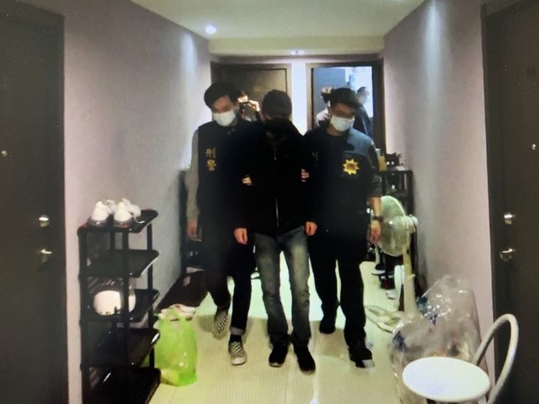 林男自學大麻種植技術並在網路銷售，遭高雄警方北上查獲。（翻攝畫面）