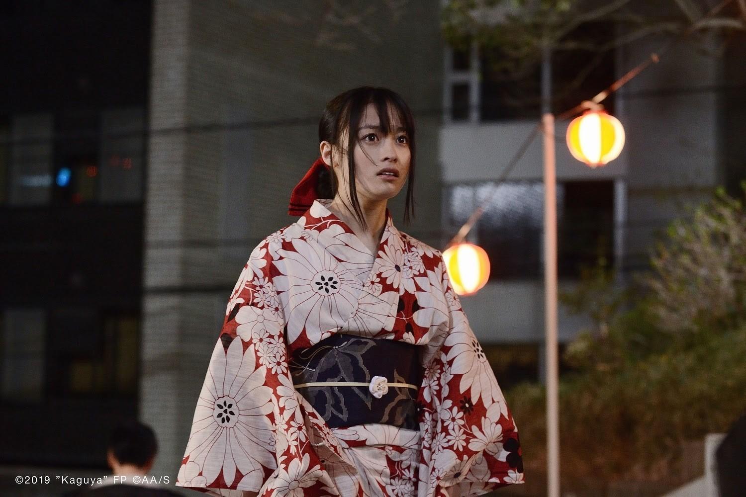 橋本環奈在戲中飾演財團千金「四宮輝夜」,而她本人也是原著漫畫的忠實粉絲。(車庫娛樂提供)