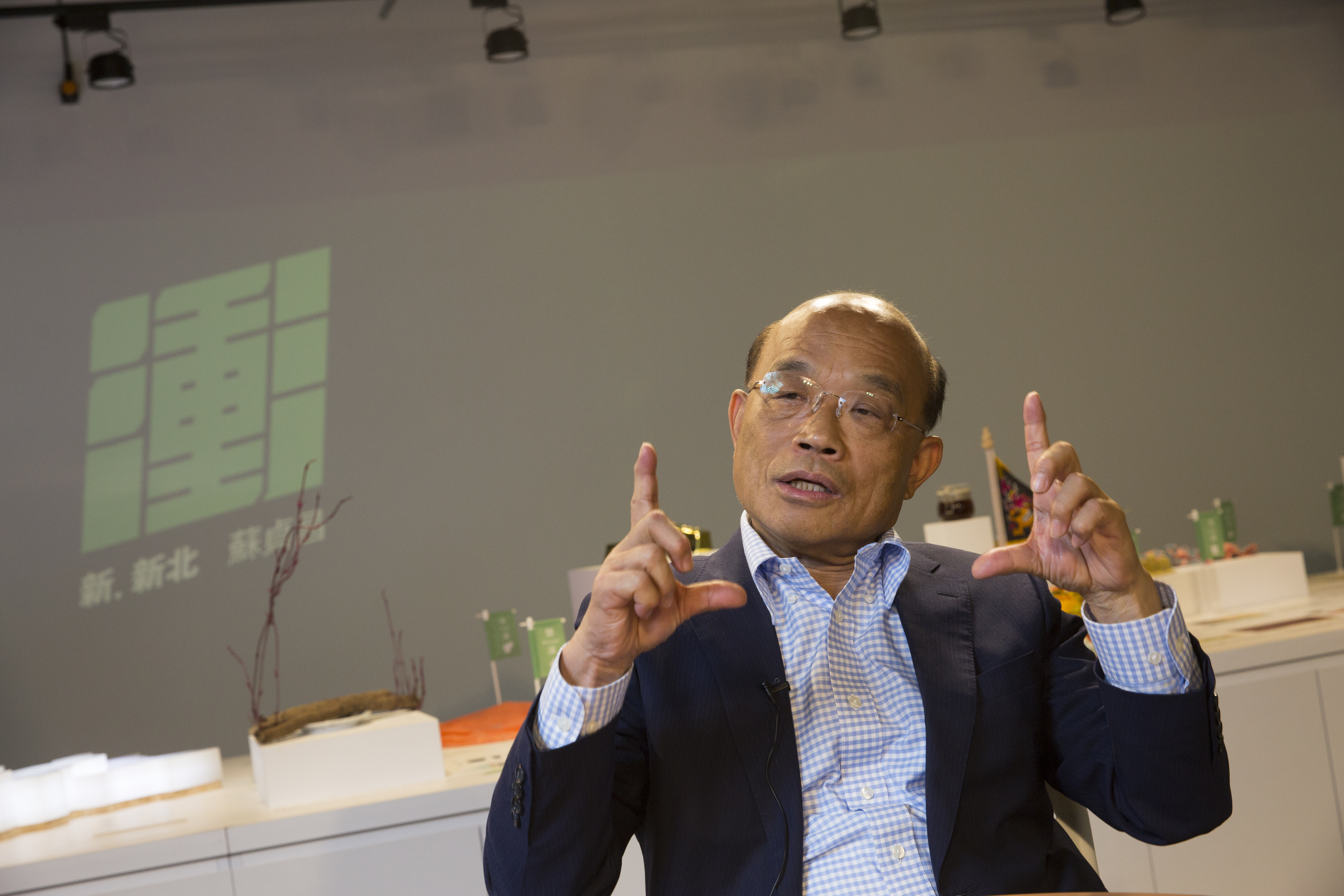 行政院長蘇貞昌發文闢謠，衛生紙原物料足夠。