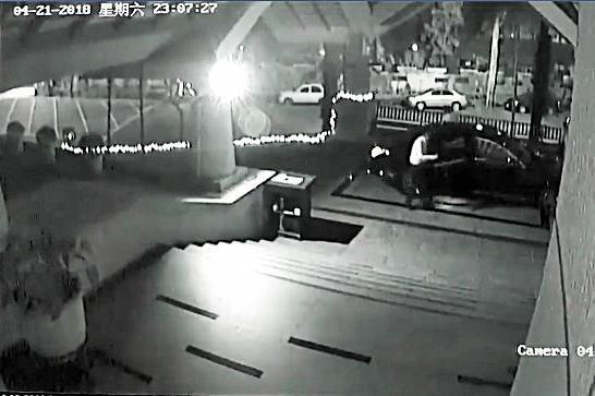 陳家欽曾PO出監視器影像自清,強調未放任部屬酒駕。(翻攝畫面)