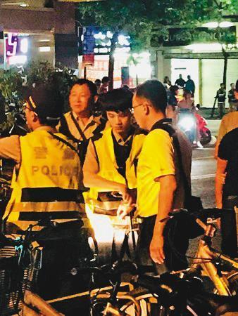張博鈞酒駕除了壓壞機車,也衝撞到另一輛汽車,被警方依公共危險罪嫌移送法辦。(翻攝畫面)