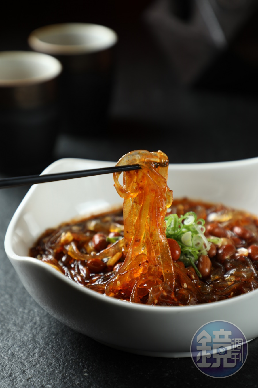 前菜麻辣寬粉，與他處作法不同，現點現做，寬粉走水後立刻拌上醬料。（130元／份）