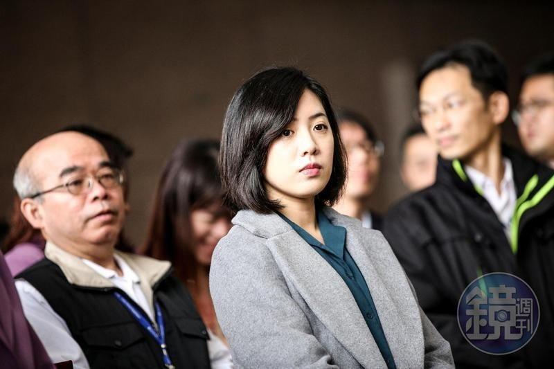 輔選有功順利回歸,學姐黃瀞瑩明起回北市府「正名」又加薪。