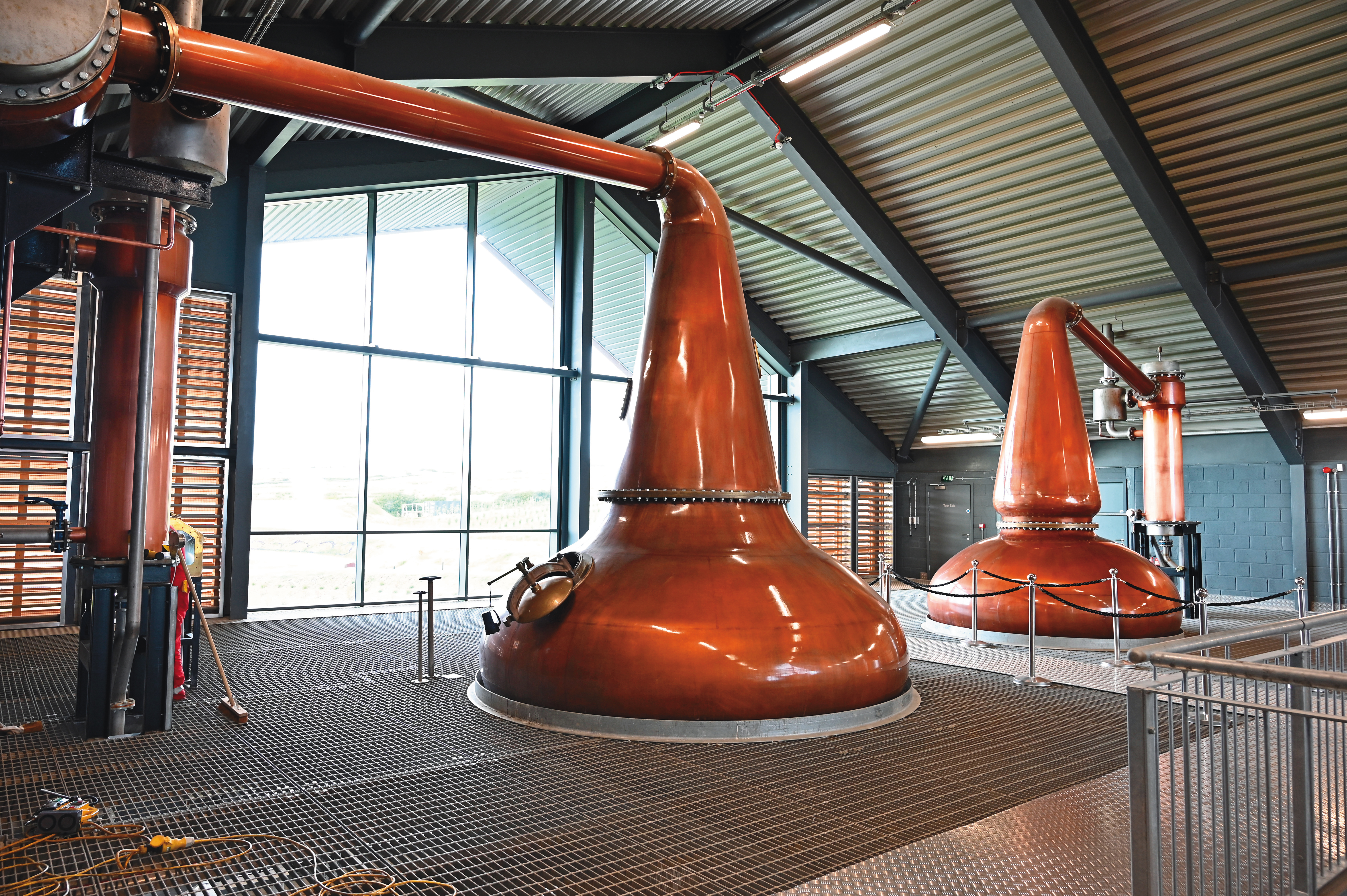 Lagg酒廠的年產量有限，僅有1對林恩臂頗長的蒸餾器。