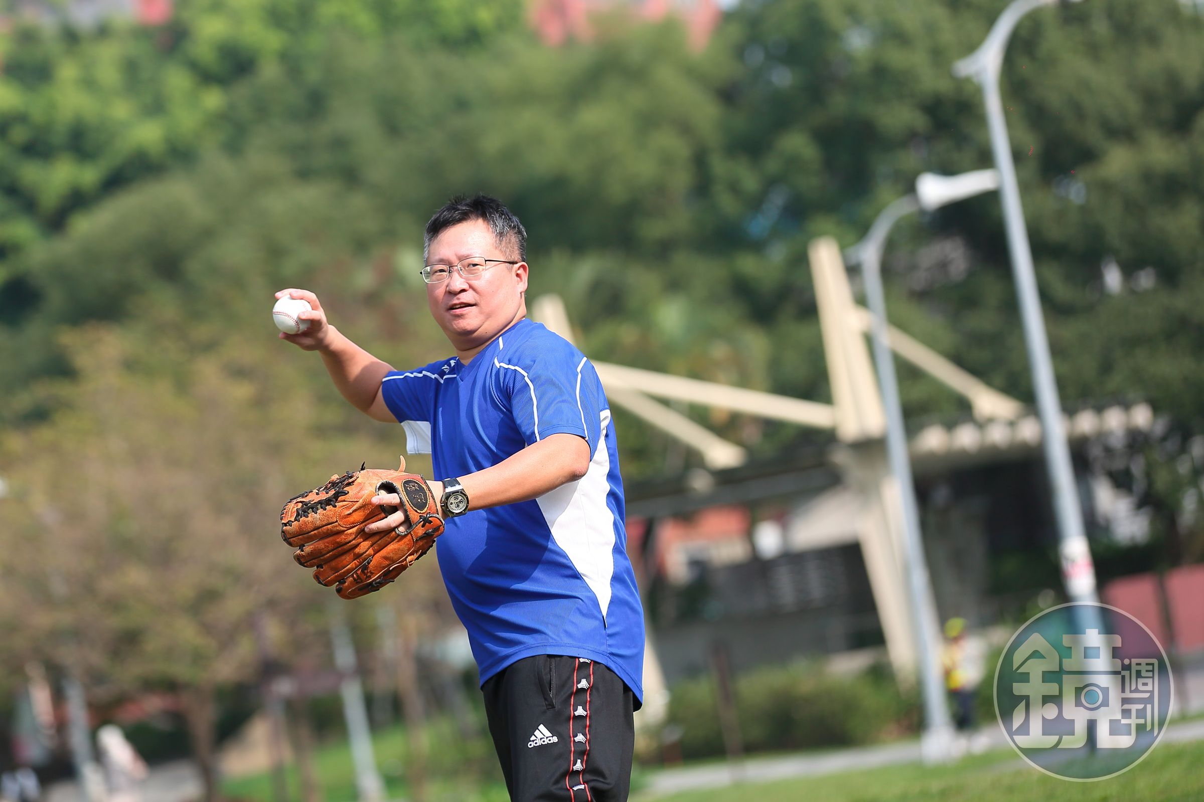 楊啟宏熱愛棒球運動，能從投手的球速與控球能力得到靈感，挖出潛力好股。  