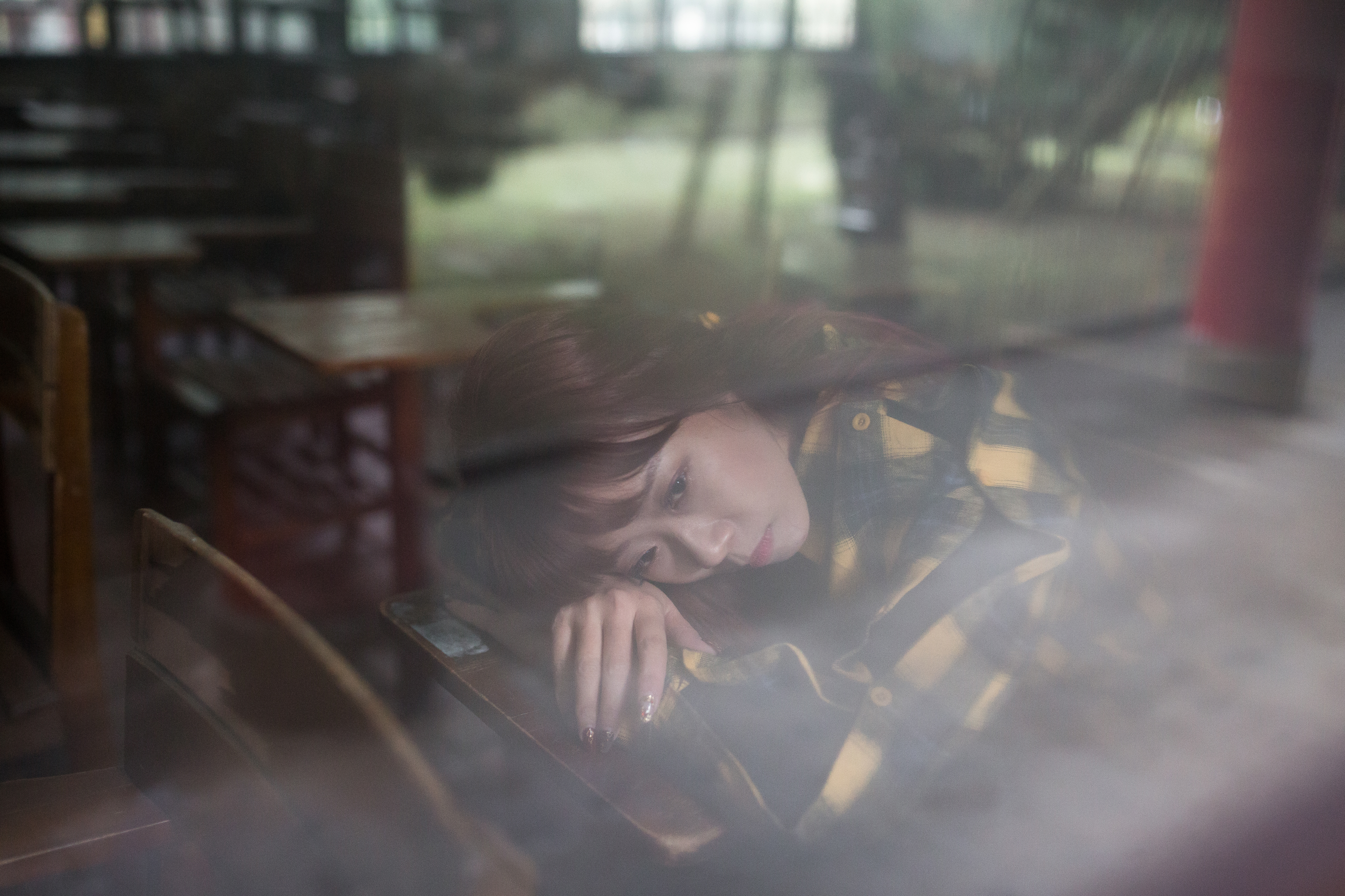 笭菁因發音字正腔圓，國中時常被老師抓去參加演講、作文比賽，那時才知道自己會寫作文。她說寫作取材於生活，描寫都市傳說、社會場景，都來自就讀淡江大學的經驗。