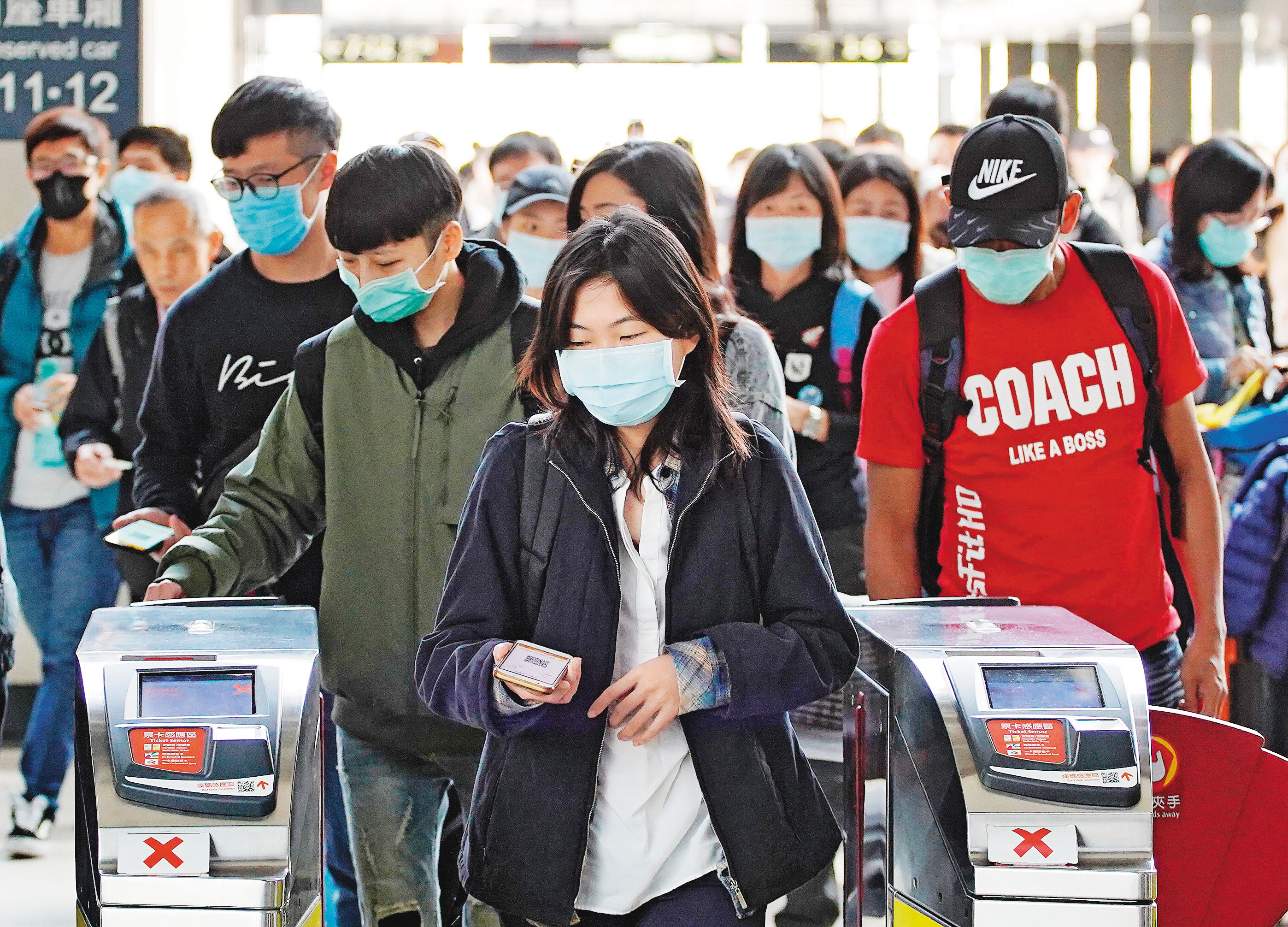 這次武漢肺炎，震幅超越多年前SARS風暴，口罩風波還未落幕，又有謠言導致衛生紙、衛生棉、尿布吃緊。