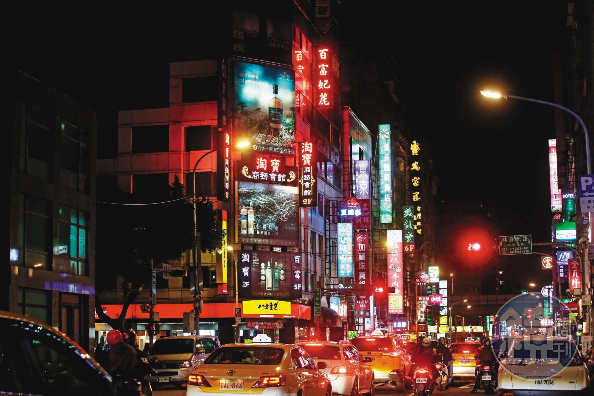 酒店經紀擔心，肺炎疫情若未獲控制，原本繁華的酒店區將人去樓空。