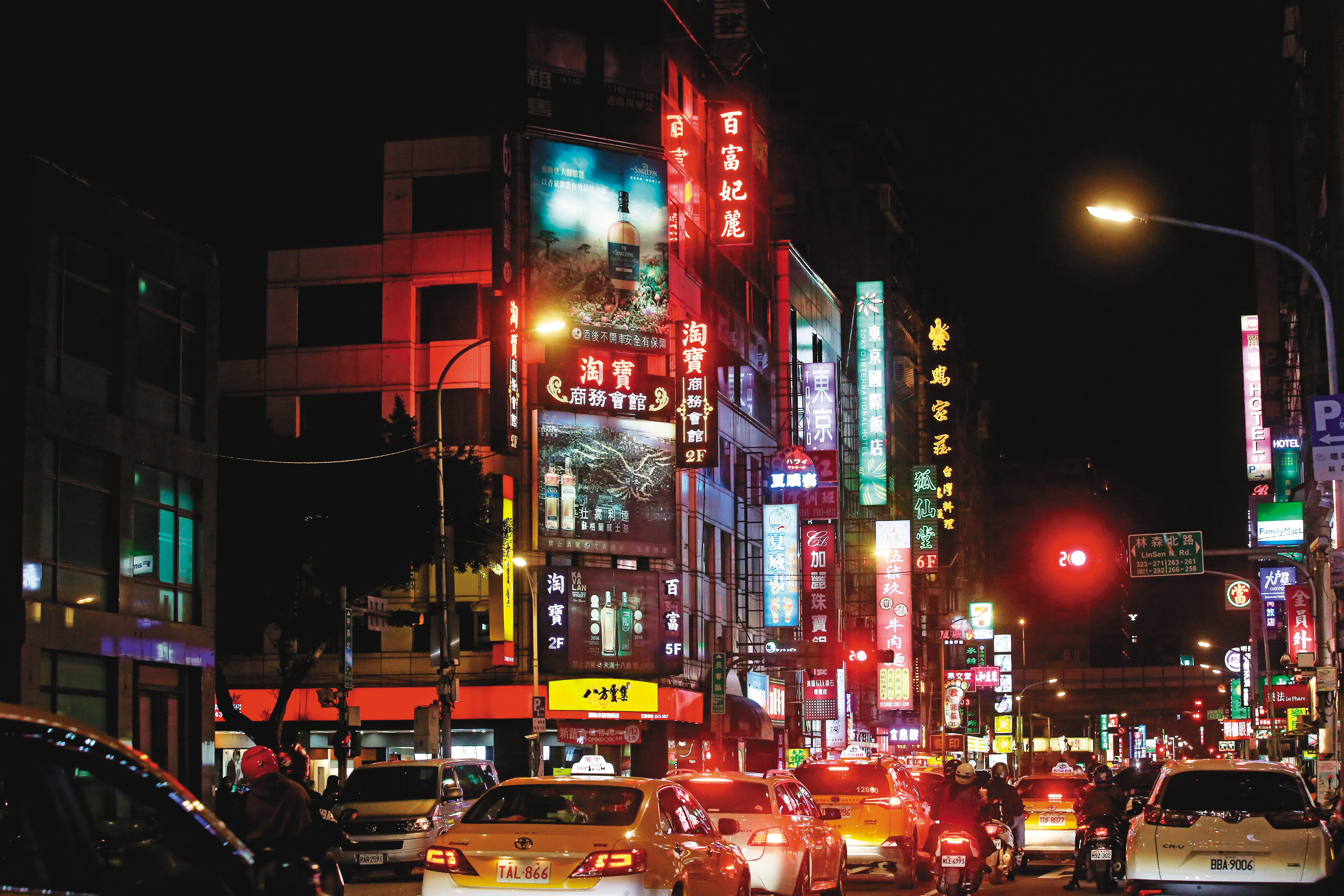 酒店經紀擔心,肺炎疫情若未獲控制,原本繁華的酒店區將人去樓空。