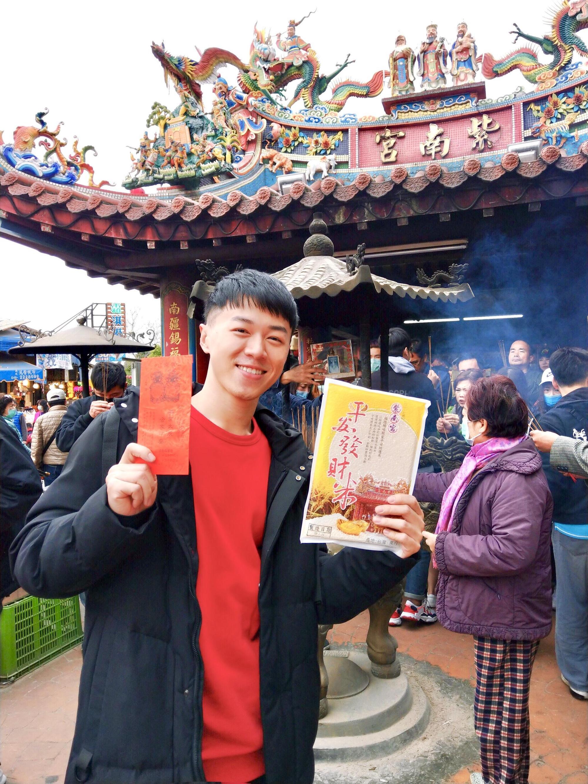游書庭盼金雞庇佑讓他的演藝事業創高峰。（艾迪昇提供）