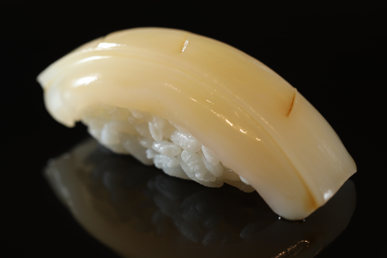 「墨魚」Q彈、口感清爽銳利。（9,800元套餐菜色）