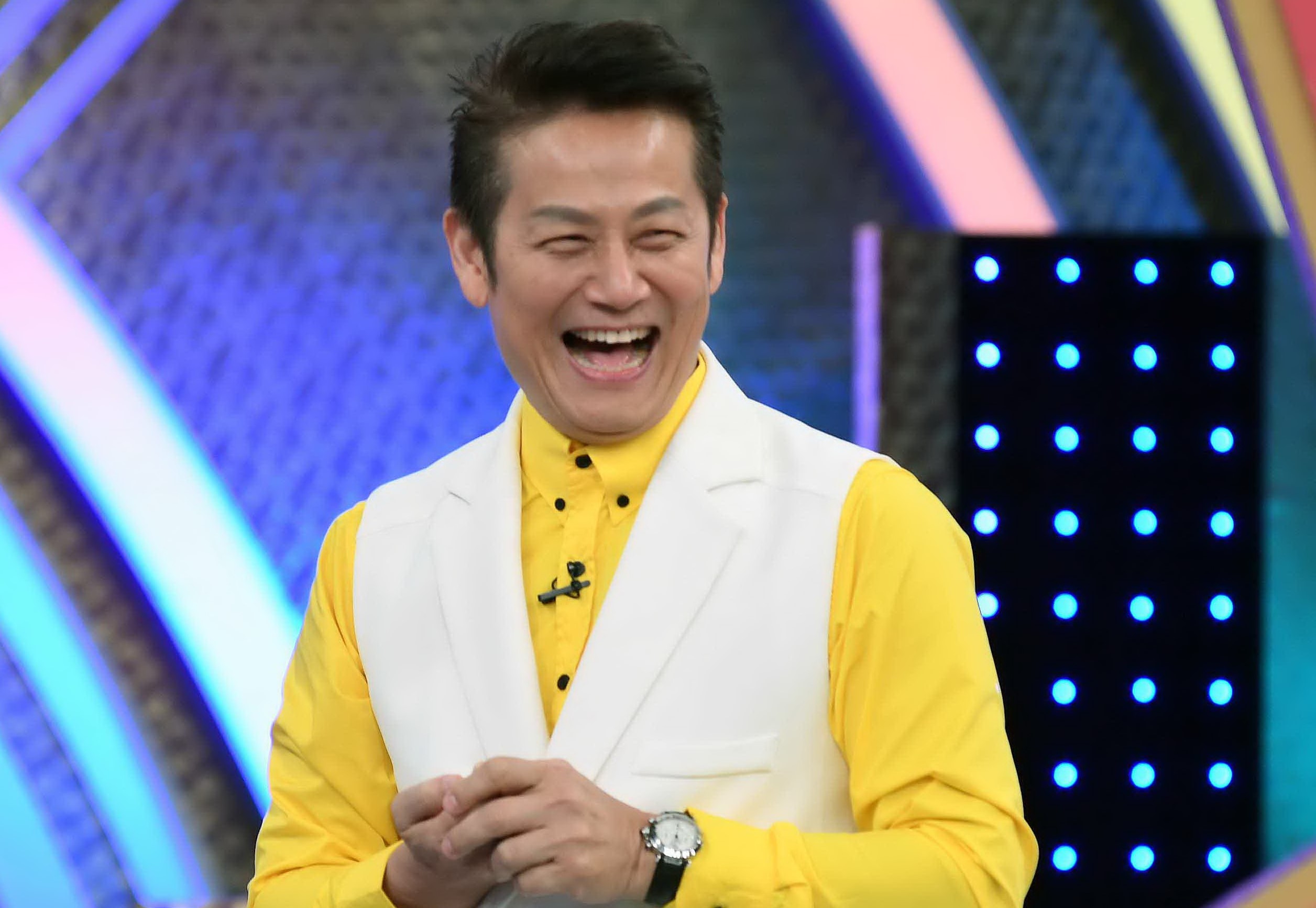 徐乃麟過年赴越南遊玩，在當地買了數十盒口罩返台。（華視提供）