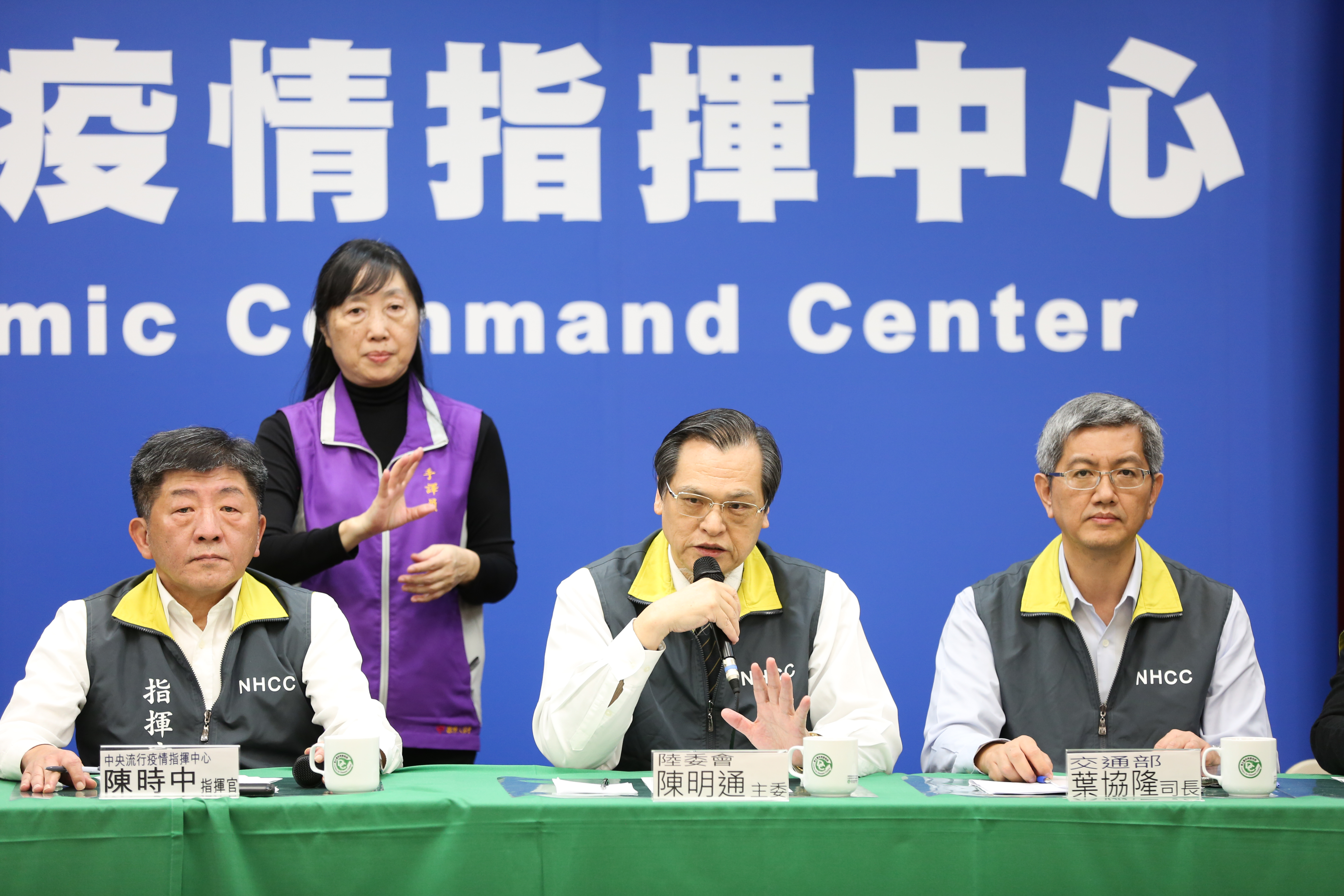 陸委會主委陳明通昨晚緊急召開記者會，澄清並非開放陸配大陸親人來台探親。