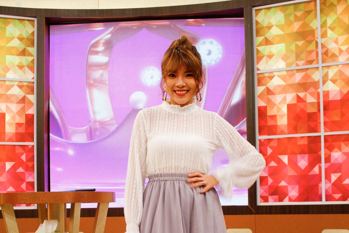 小優日前上衛視中文台《一袋女王》分享被軟禁的真實故事。（衛視）