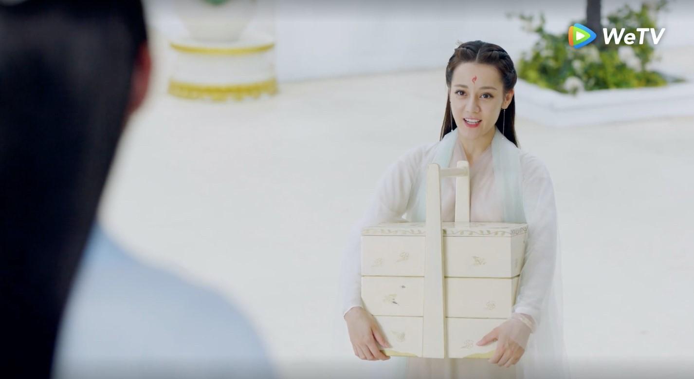 迪麗熱巴《三生三世枕上書》與相親男碰面。（WeTV提供）