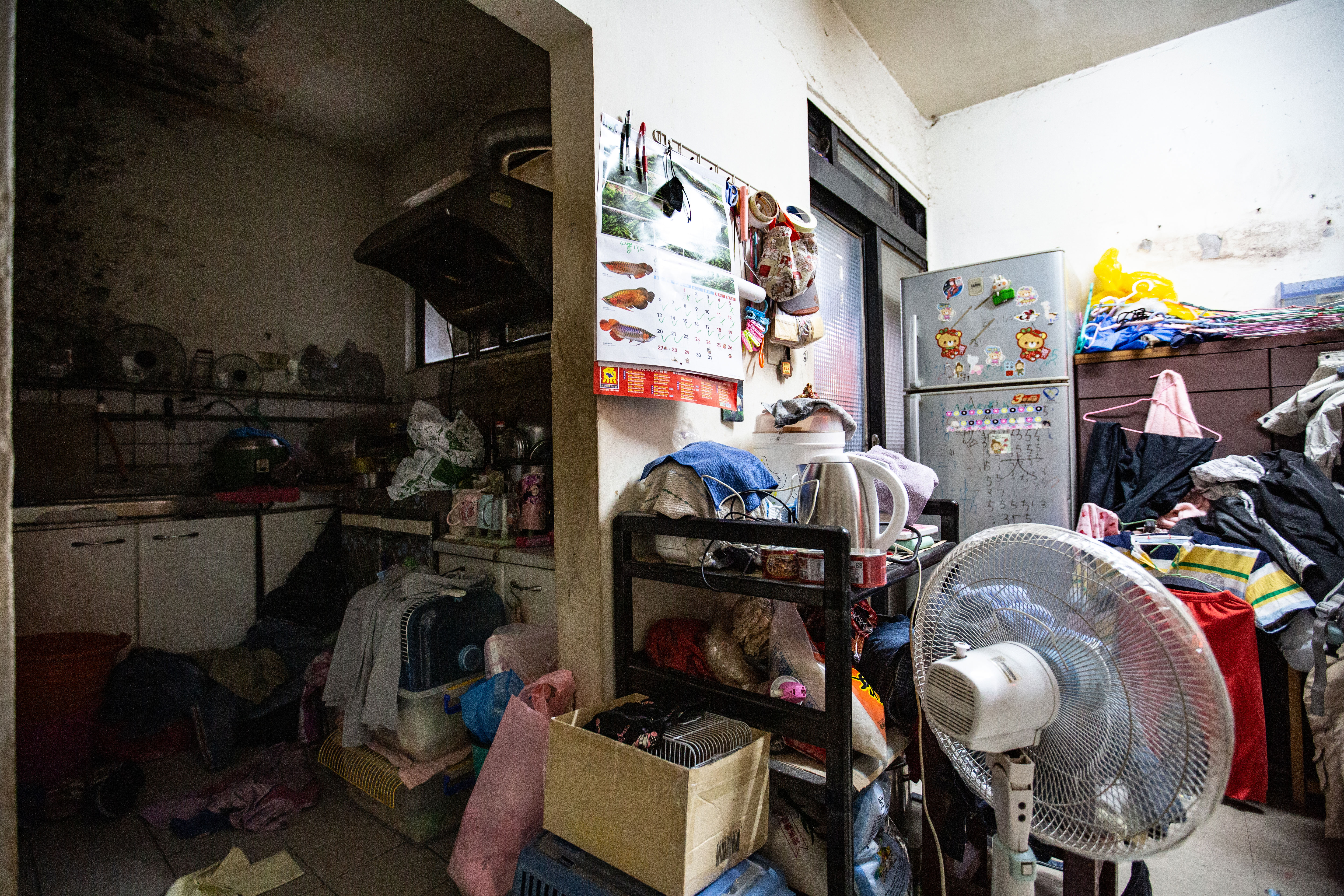 曾有民代質疑地方社會局，怎能轉介不符消防規定的房子給弱勢者承租，但只有這類房型的租金，才是他們可負擔的金額。