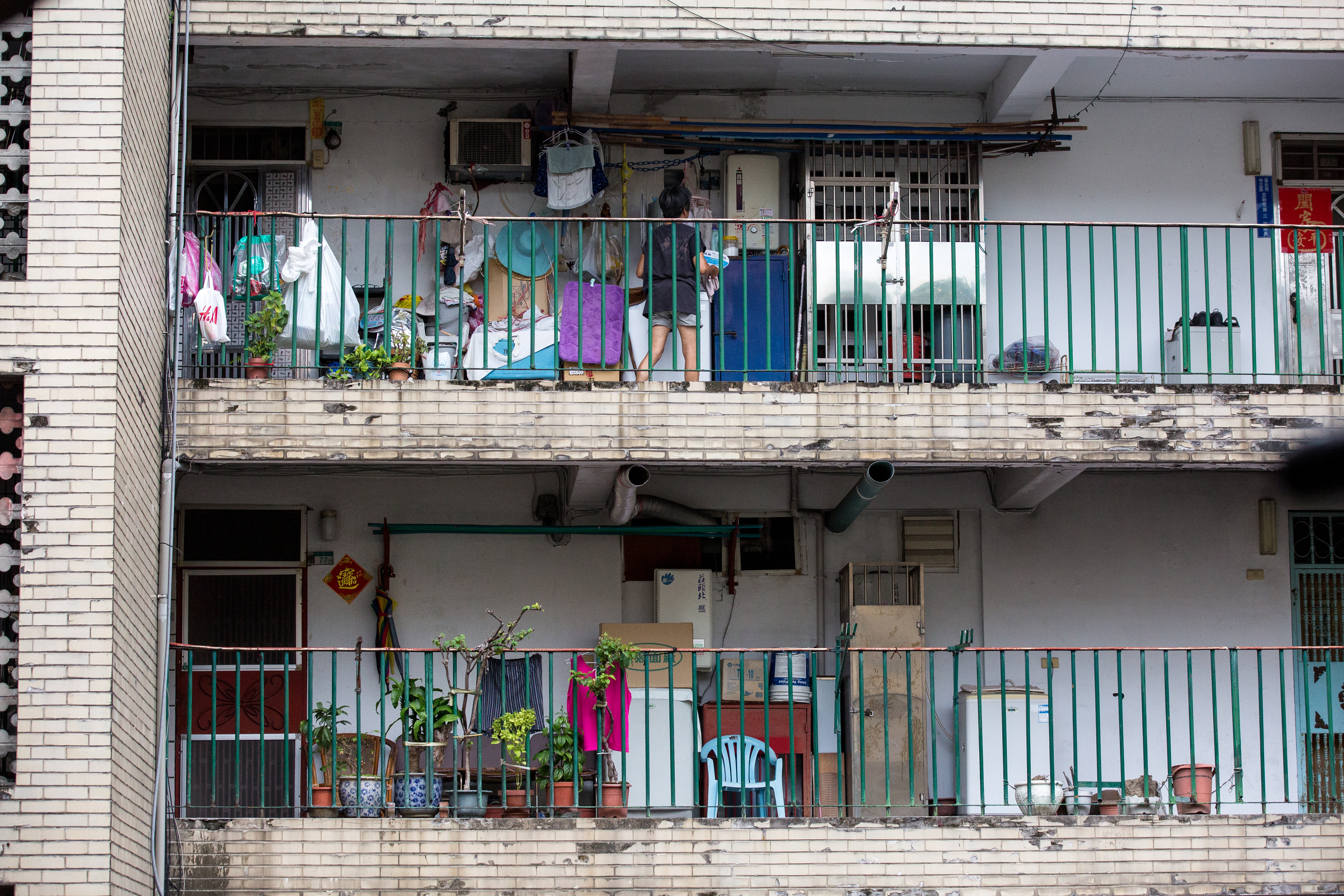 願意將房資租給弱勢租客的房東，為這些艱苦人在都市裡留住一席之地。