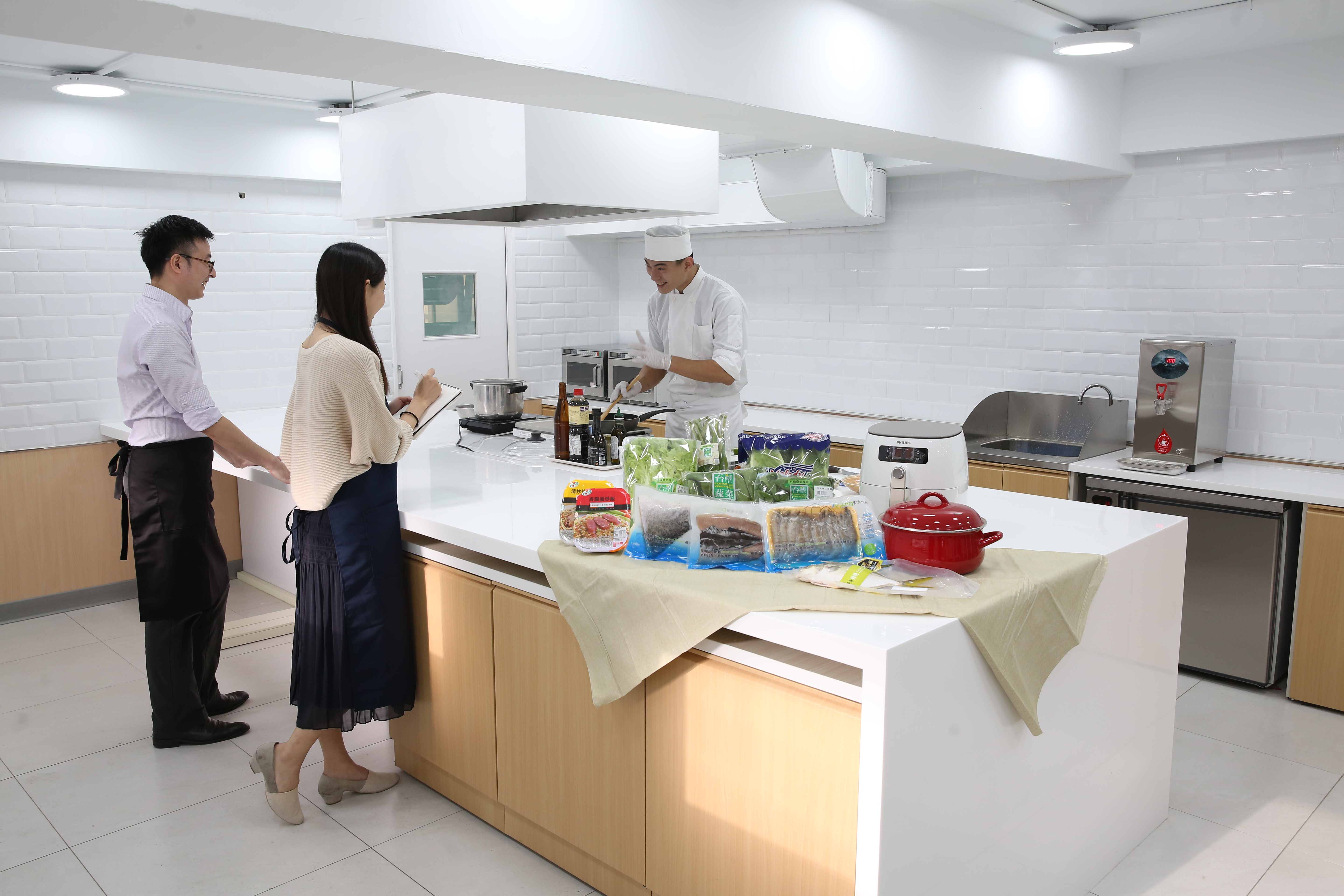 統一超在門市首創料理教室，開放附近居民學習料理。