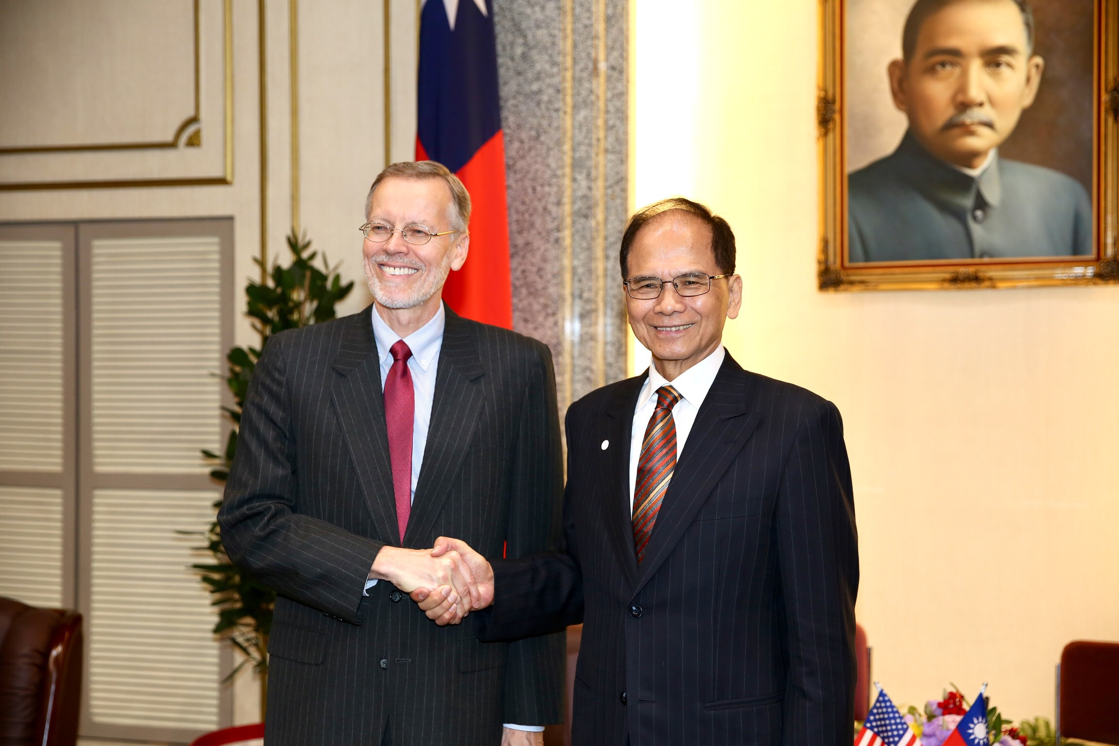 AIT處長酈英傑今拜會立法院長游錫堃。