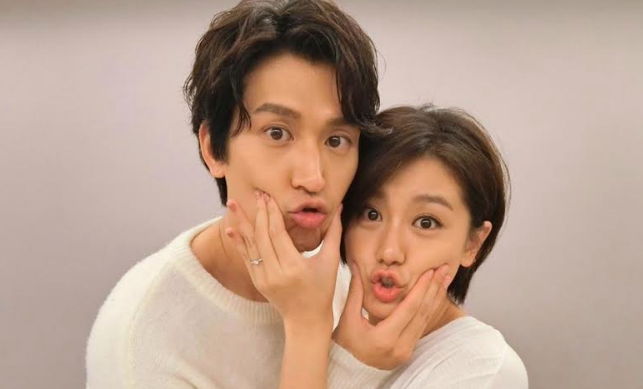 交往七年的邵翔(李紹祥)與小蠻(王承嫣),在臉書宣布兩人正式成為夫妻。(翻攝自小蠻臉書)