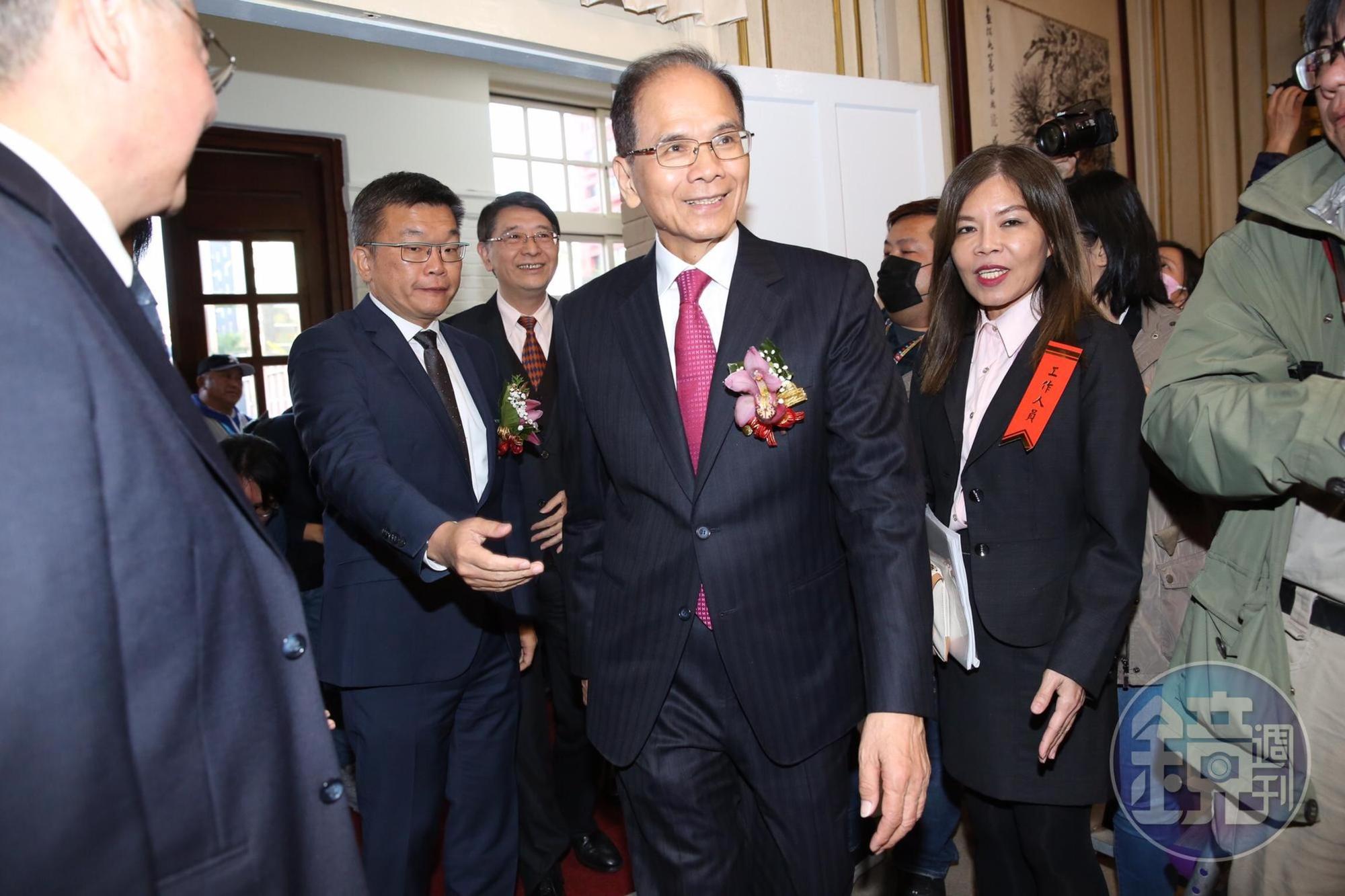 立法院長游錫堃就職時曾宣示要研議修憲降低參政年齡。