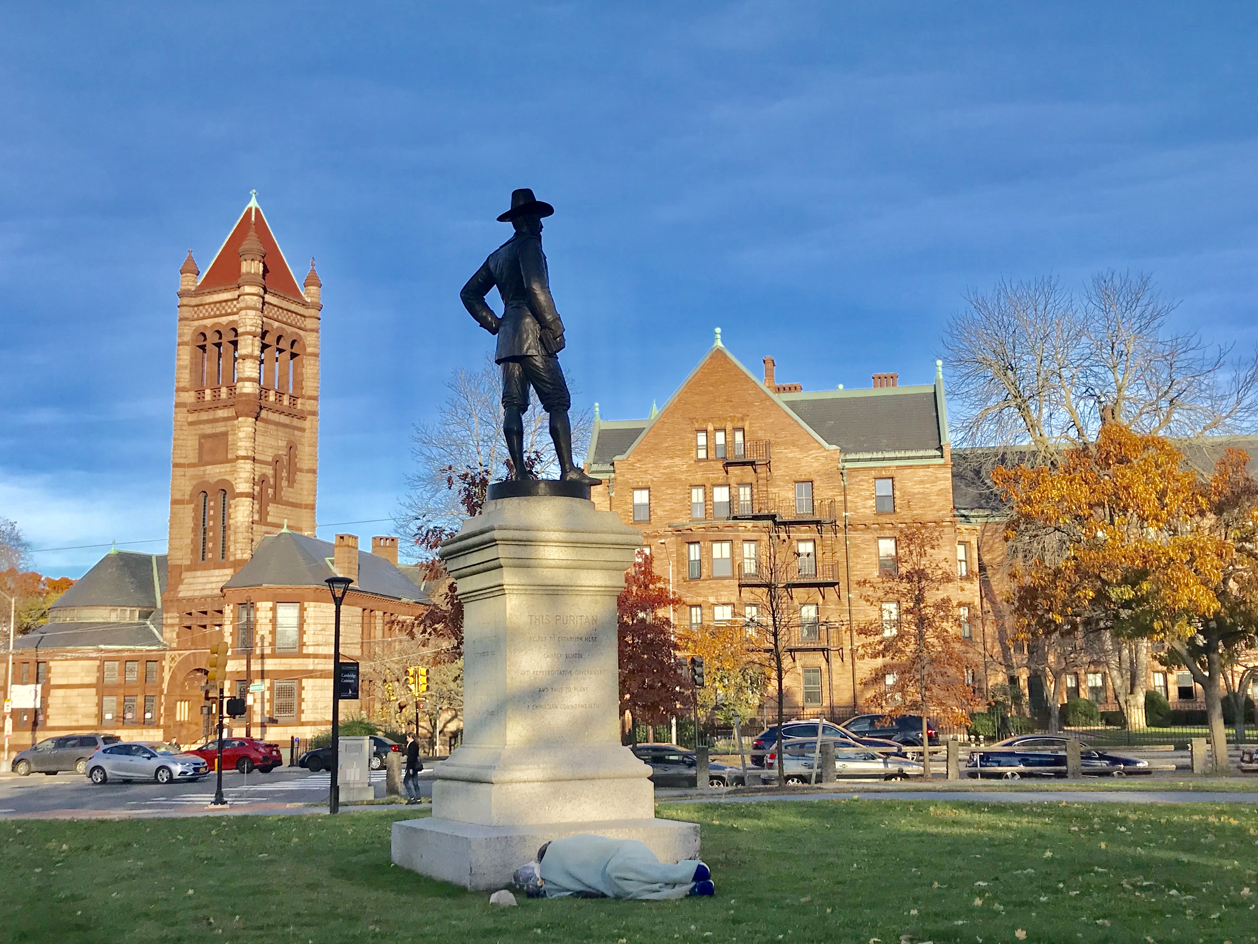 美國教育部對多所名校匿報外國資金進行調查。圖為長春藤名校哈佛大學校園一景。（東方IC）