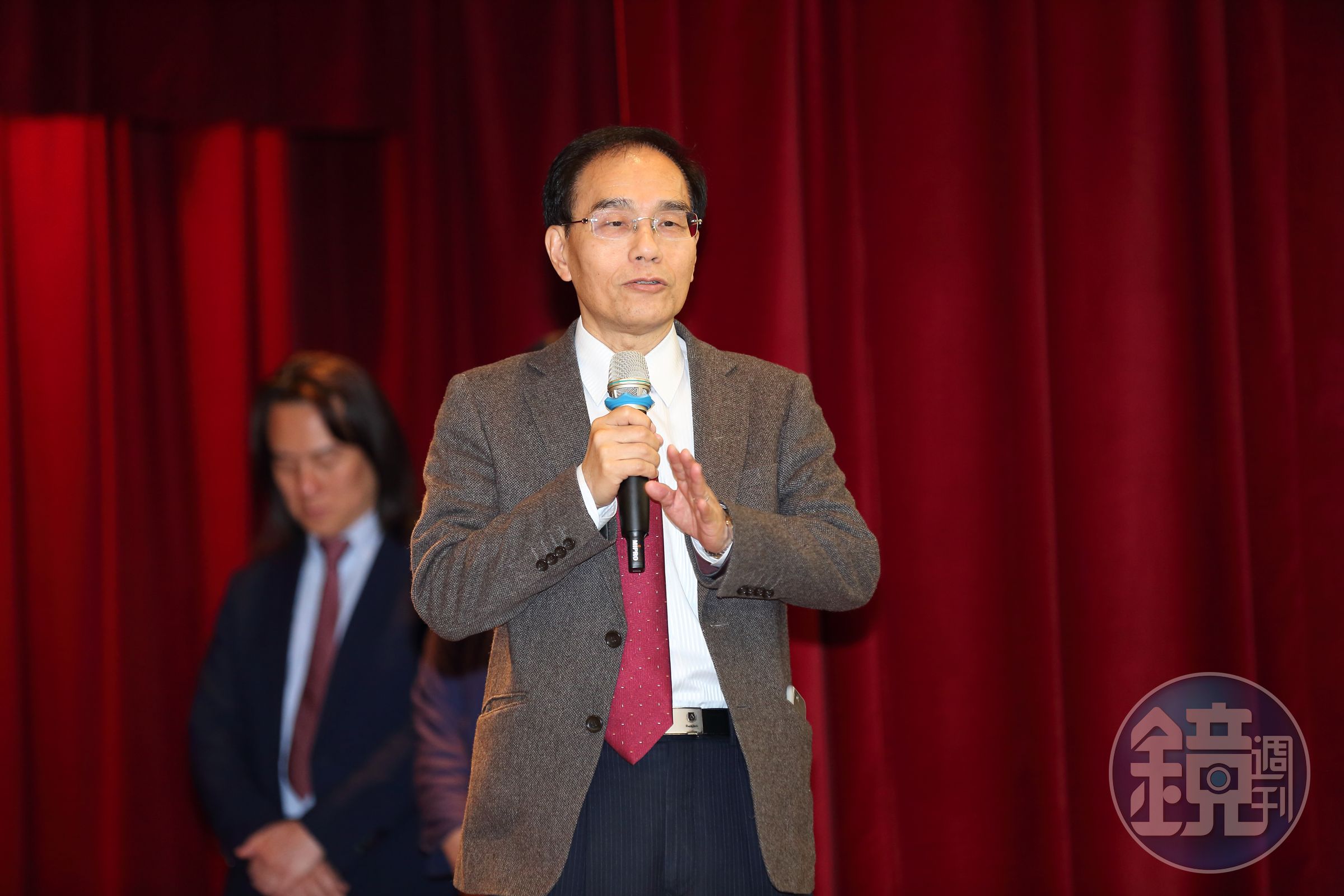 年近70的戴正吳知道總有交棒的一天，認為下任接班人必須具備4大條件。