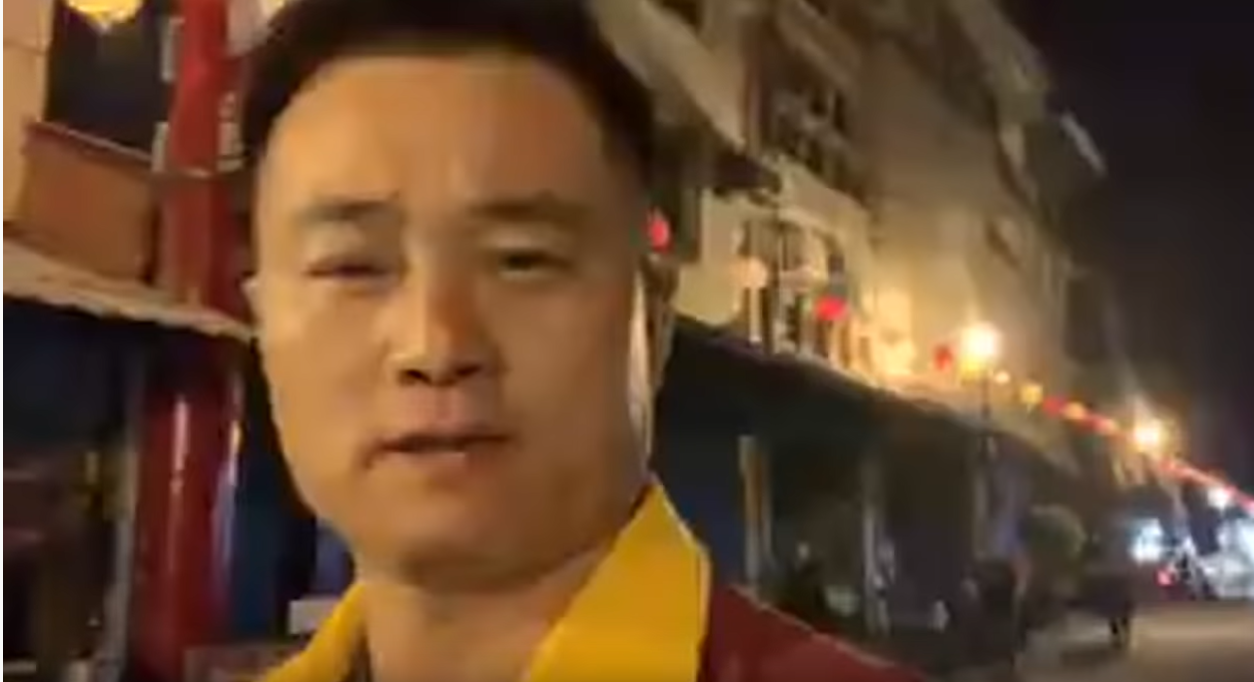 韓粉里長謝振城向罷韓團體嗆聲，還說要開車衝撞。（翻攝自Youtube）
