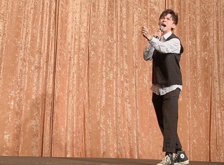 黃豪平近期赴英國旅遊，沒想到險遭飯店軟禁。（翻攝自黃豪平臉書）