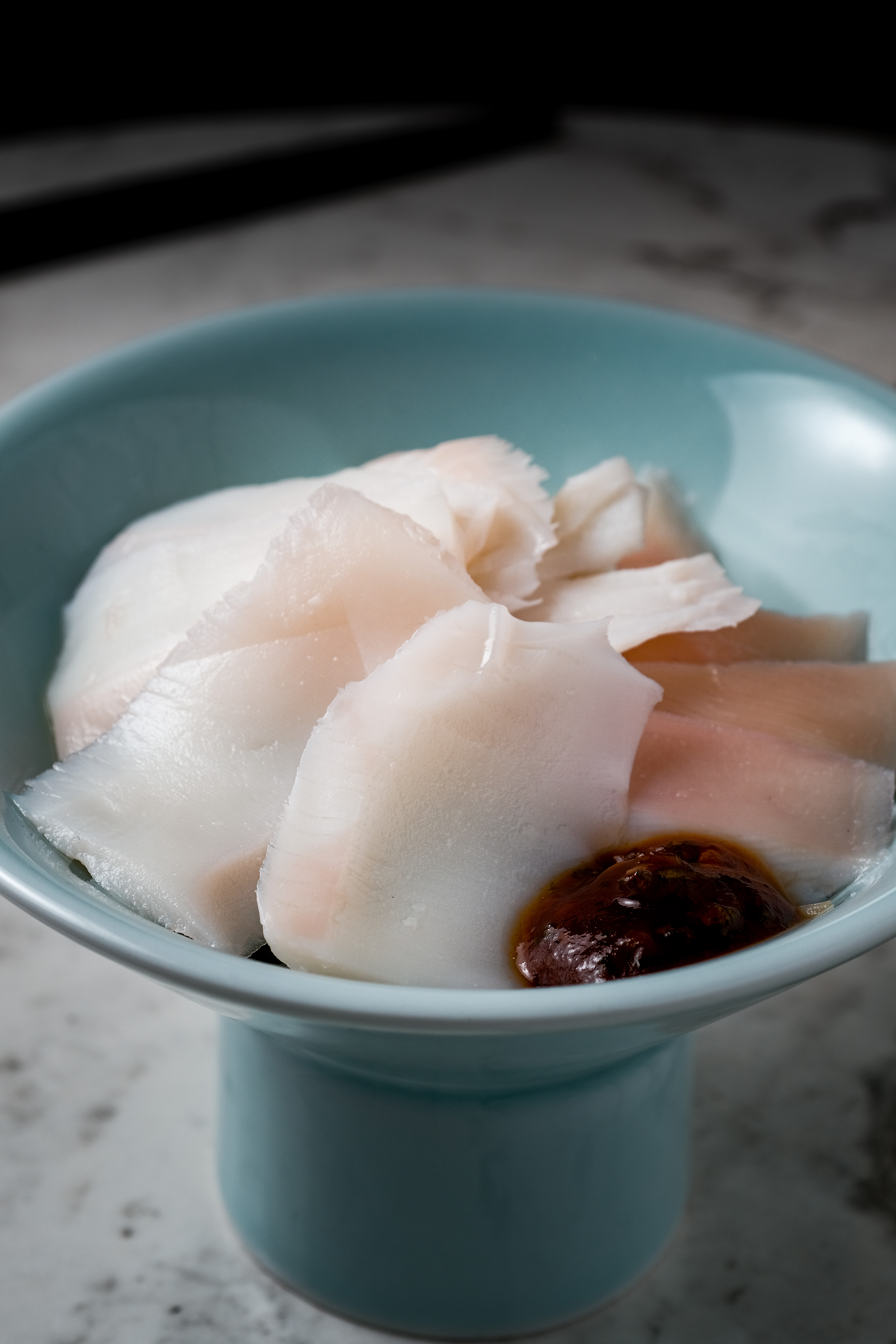 「五味軟絲」和順口花生調酒，同為開胃系代表。（190元／份）
