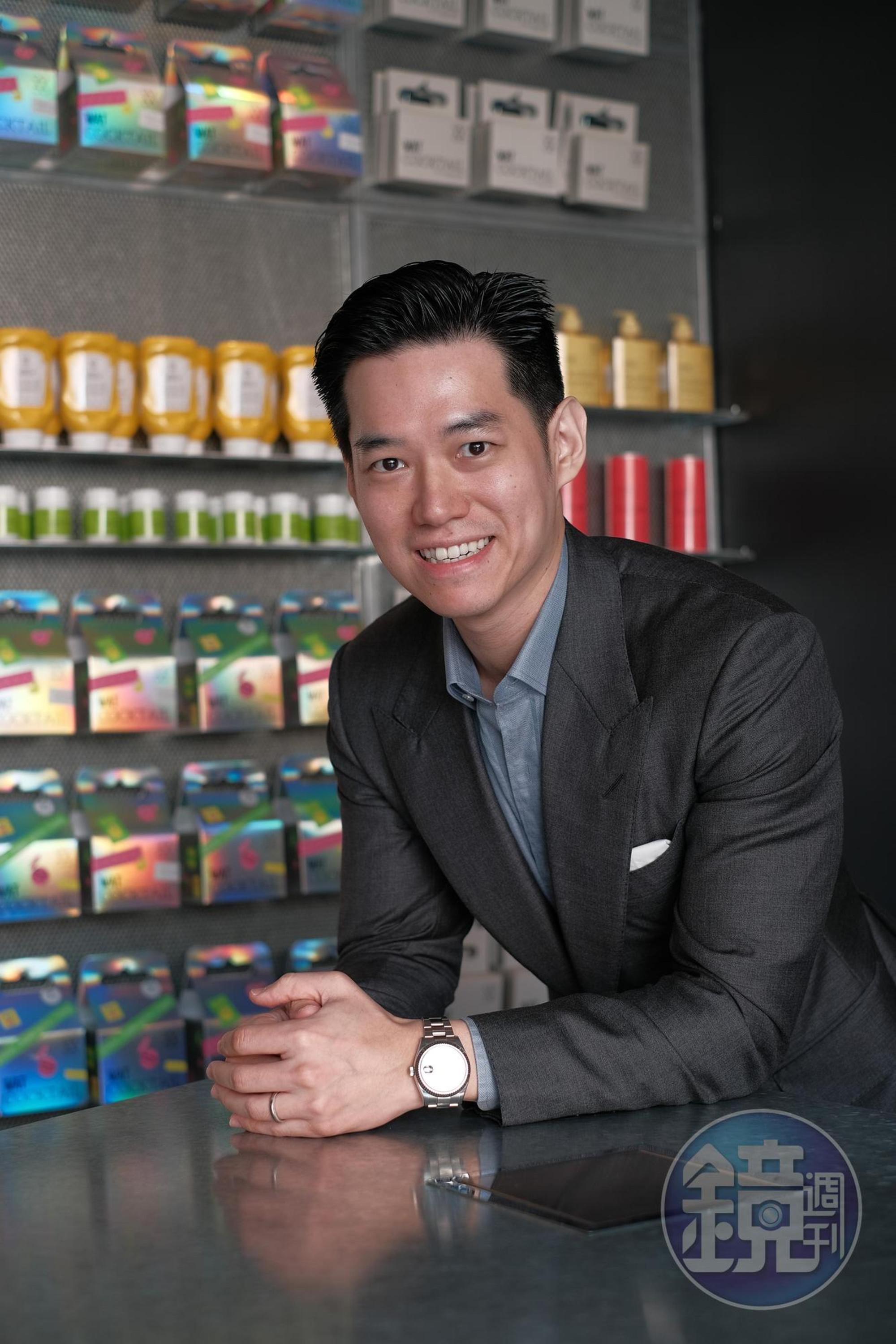 「WAT」創辦人趙欣榮打造不設吧台的隱密酒吧。