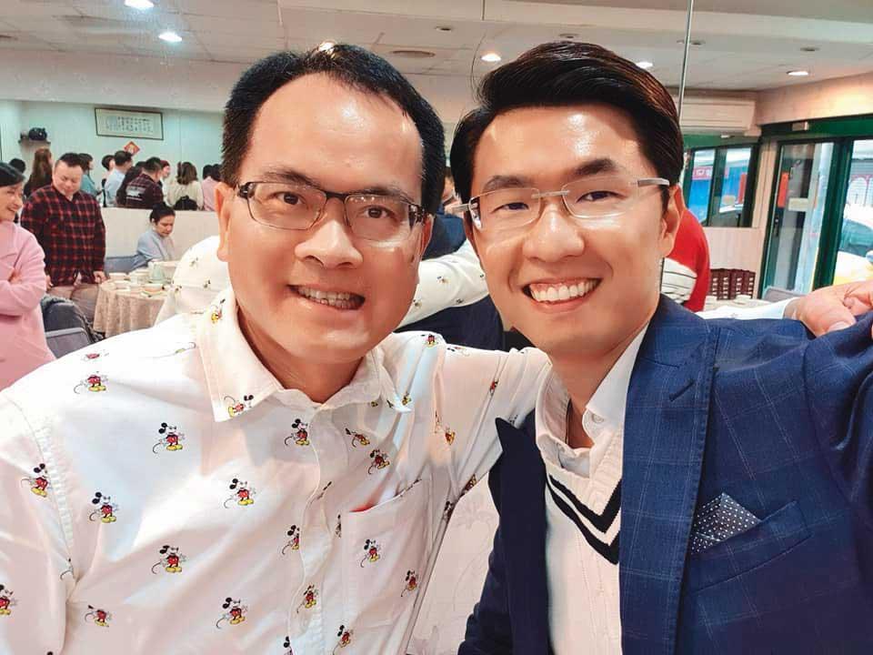 律師劉韋廷（右）經常上名主持人鄭弘儀（左）的電視節目《新聞挖挖哇》。（翻攝劉韋廷臉書）