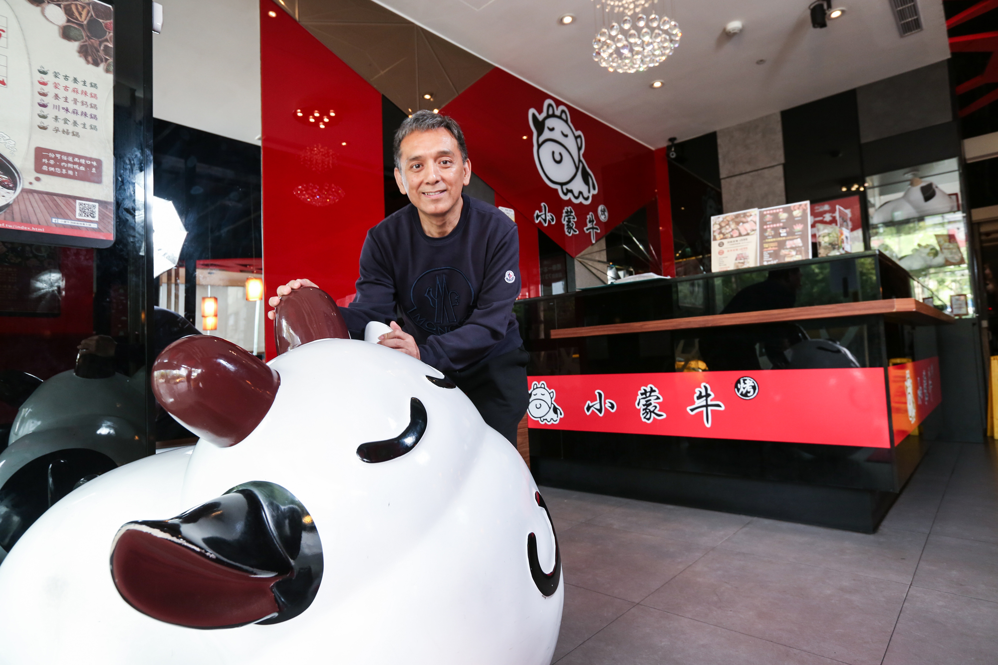 高溢男因為太過忙碌第一段婚姻僅維持五年,讓他挫敗到一度想放棄家業與創業夢想,後在朋友鼓勵下走出低潮。