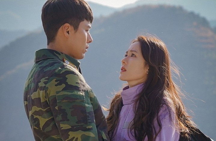 演出《愛的迫降》知名南韓女星孫藝真被挖出性感辣照。（Netflix提供、翻攝孫藝真IG）