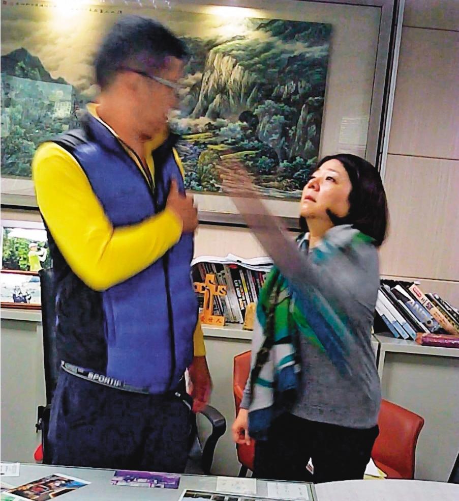 逃離病院後,鍾俊榮(左)年初向財會主管追討帳冊,再與妻子楊顯玲(右)爆發口角,並遭施暴。(翻攝畫面)