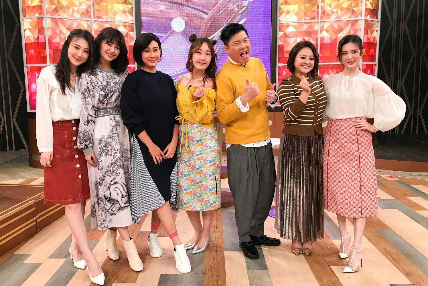 《一袋女王》日前邀請劉真、何嘉文、林舒語、林利霏及李新分享女人婚後不值錢的親身體驗。（衛視中文台提供）