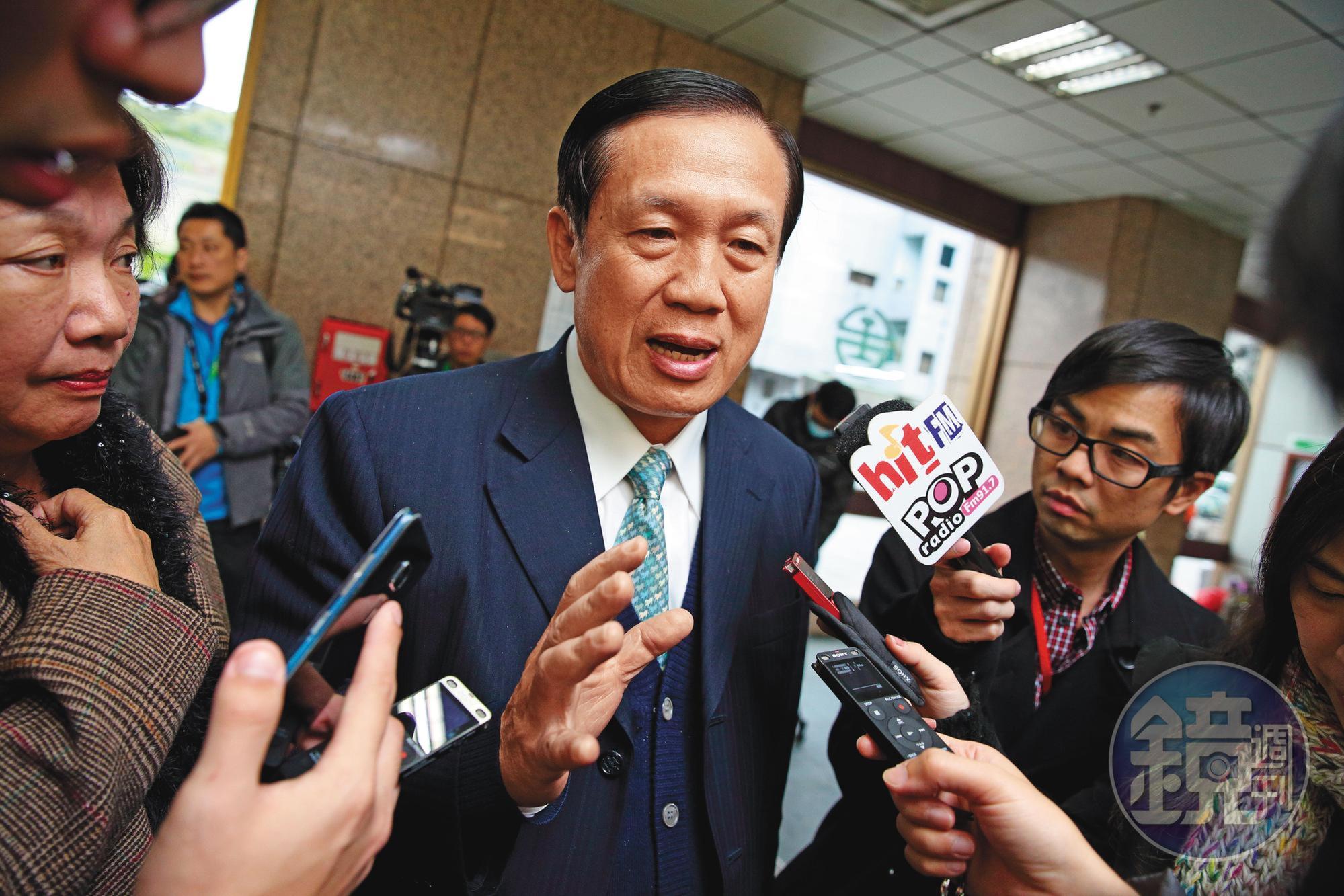 疫情衝擊台灣內需市場，全國商業總會理事長賴正鎰預估觀光旅遊業恐會損失上千億元。