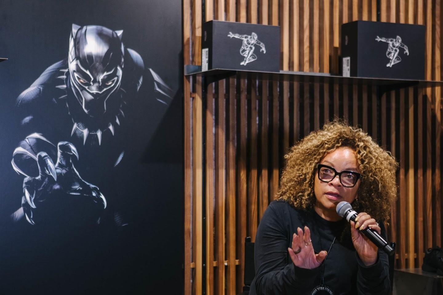 露絲E卡特（Ruth E. Carter）因《黑豹》成為首位獲奧斯卡最佳服裝設計獎。（翻攝自thefader.com）