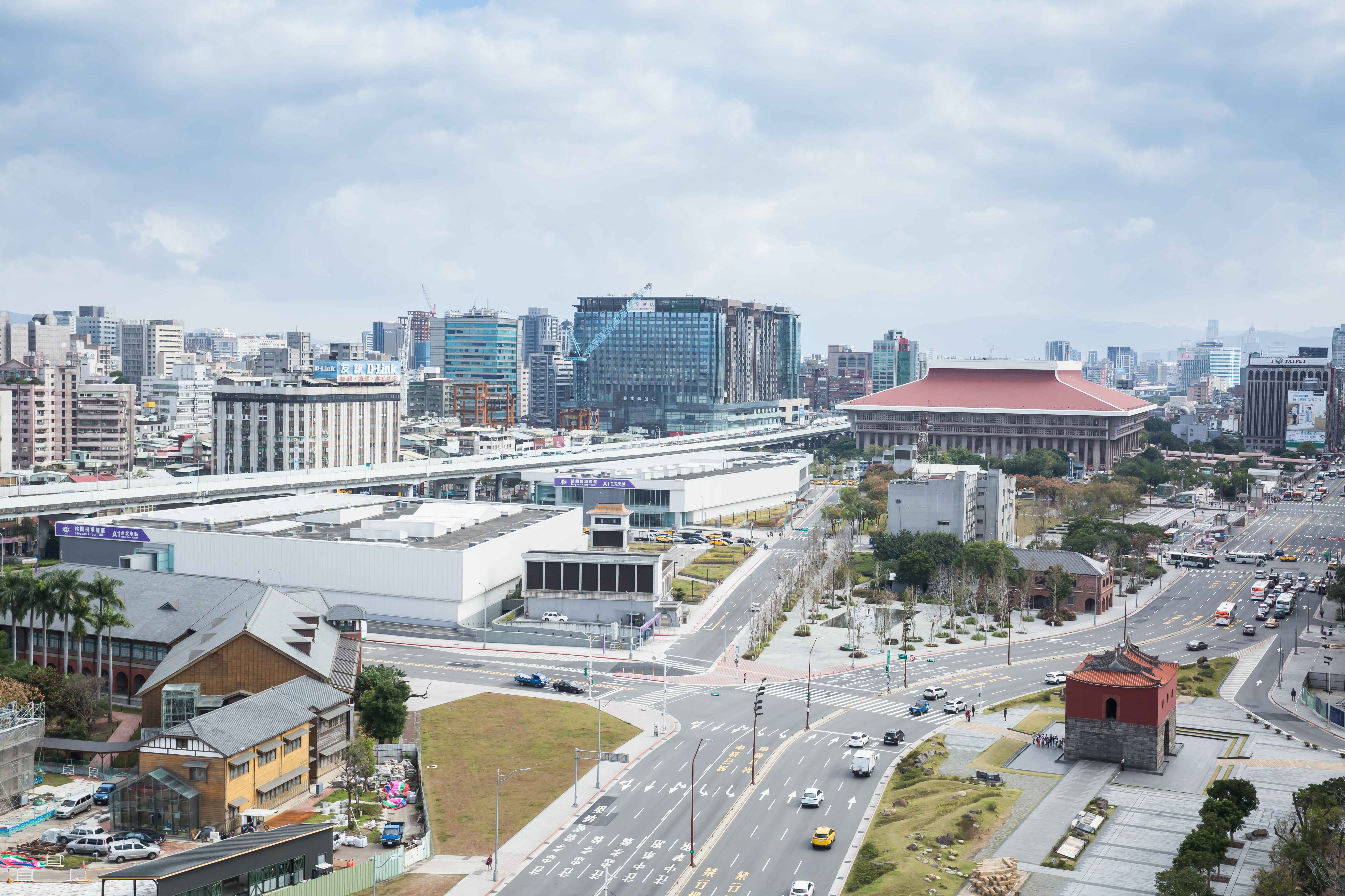 替市庫添財源，北市府標雙子星、信義行政中心都開放聯合招標。