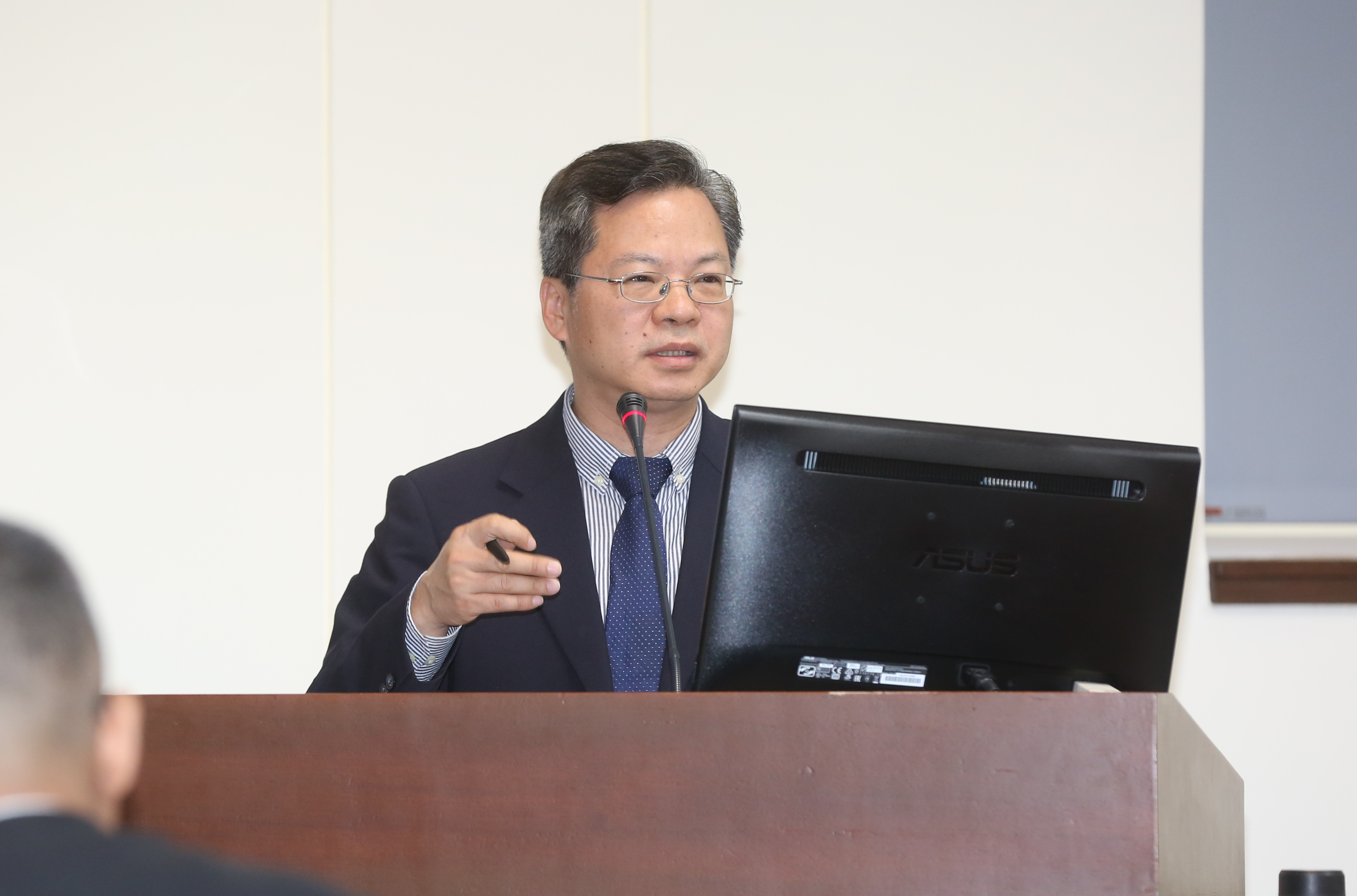 行政院政務委員龔明鑫昨表示，除了夜市、商圈、餐飲，藝文活動也會納入抵用券。圖為資料照。