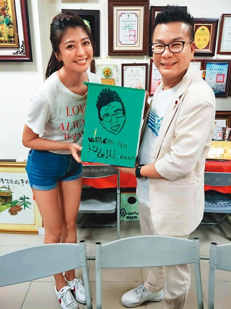 沈玉琳相當照顧新人陳育涵(左),圈內因而盛傳兩人有曖昧情。(翻攝自沈玉琳御林軍臉書)