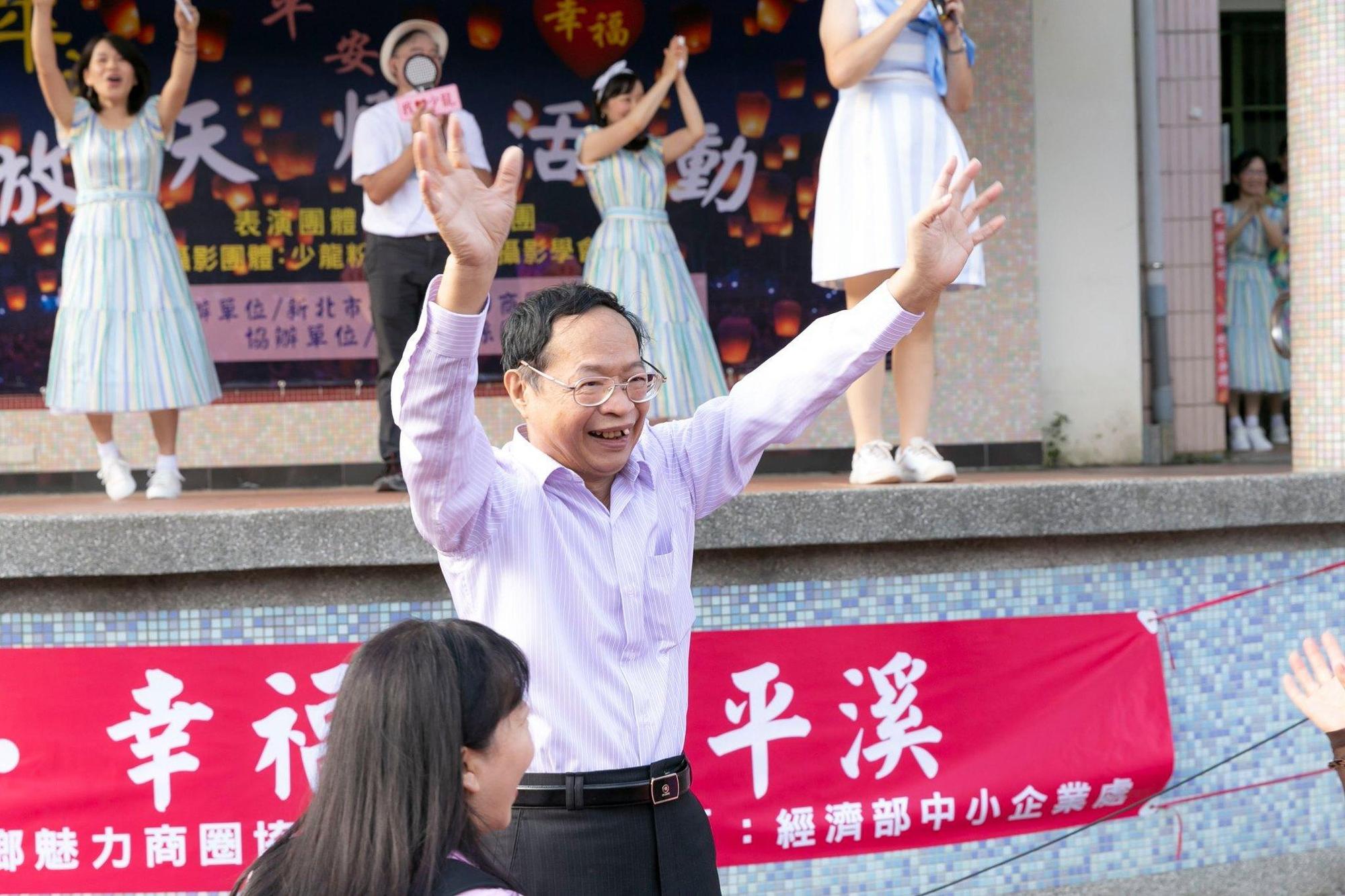 中華中正黨榮譽主席少龍在臉書粉絲頁宣稱武漢肺炎可能讓台灣一半人口死去，恐有違法疑慮。（翻攝仙華唱片少龍粉絲團粉絲頁）